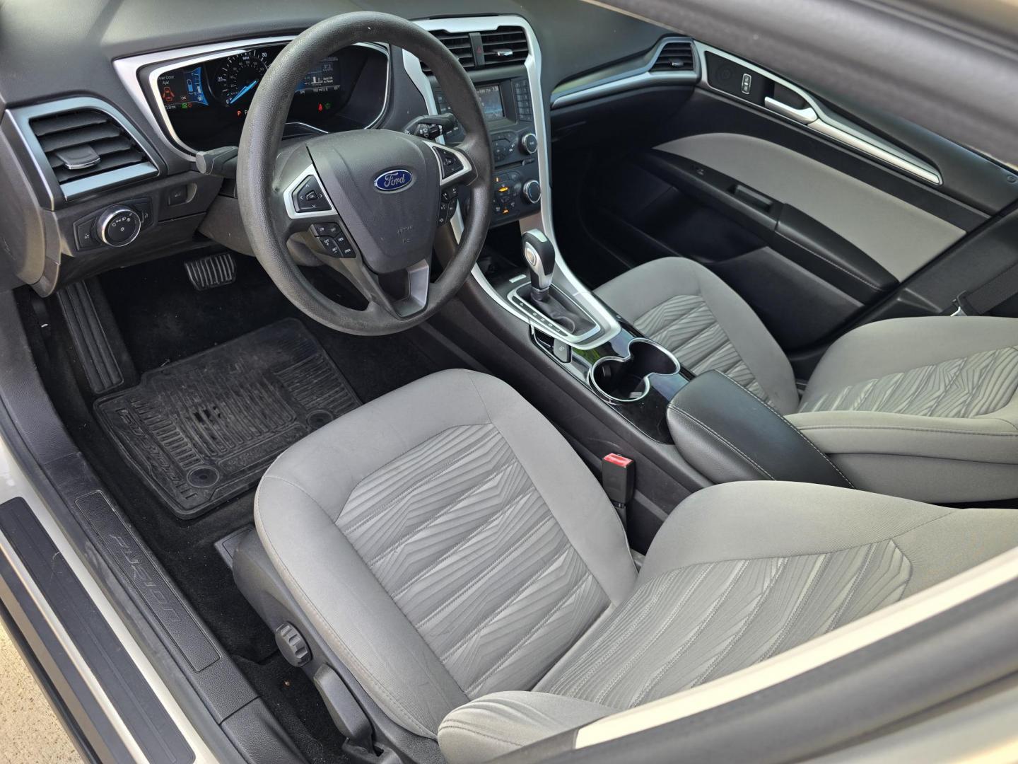 2016 GOLD Ford Fusion Hybrid S (3FA6P0UU2GR) with an 2.0L L4 DOHC 16V HYBRID engine, CVT transmission, located at 2660 S.Garland Avenue, Garland, TX, 75041, (469) 298-3118, 32.885551, -96.655602 - Photo#10