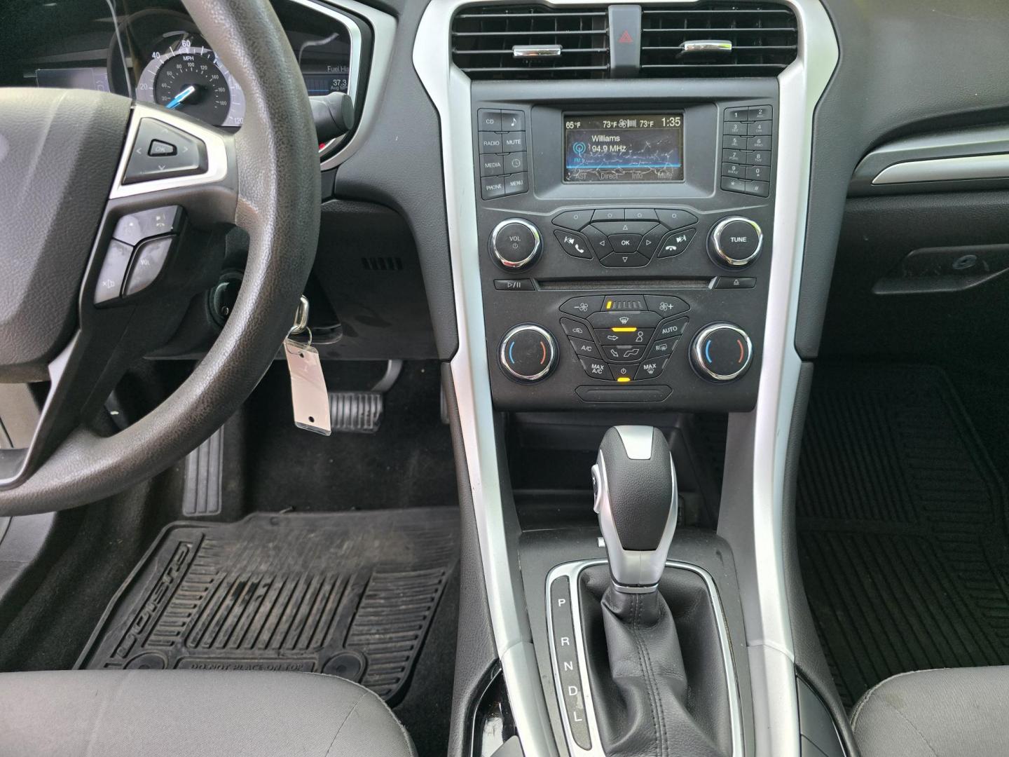 2016 GOLD Ford Fusion Hybrid S (3FA6P0UU2GR) with an 2.0L L4 DOHC 16V HYBRID engine, CVT transmission, located at 2660 S.Garland Avenue, Garland, TX, 75041, (469) 298-3118, 32.885551, -96.655602 - Photo#13