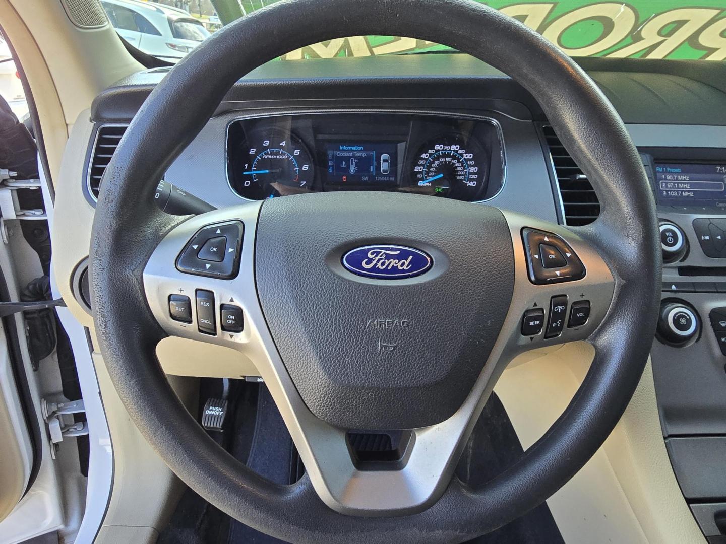 2016 WHITE Ford Taurus SE (1FAHP2D82GG) with an 3.5L V6 DOHC 24V engine, 6A transmission, located at 2660 S.Garland Avenue, Garland, TX, 75041, (469) 298-3118, 32.885551, -96.655602 - Photo#12