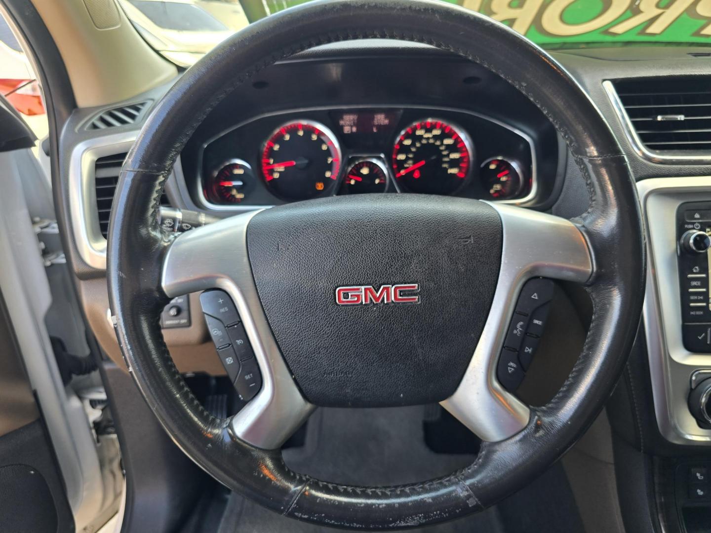 2016 WHITE GMC Acadia SLT2 (1GKKRSKD7GJ) with an 3.6L V6 DOHC 24V engine, 6A transmission, located at 2660 S.Garland Avenue, Garland, TX, 75041, (469) 298-3118, 32.885551, -96.655602 - Photo#13