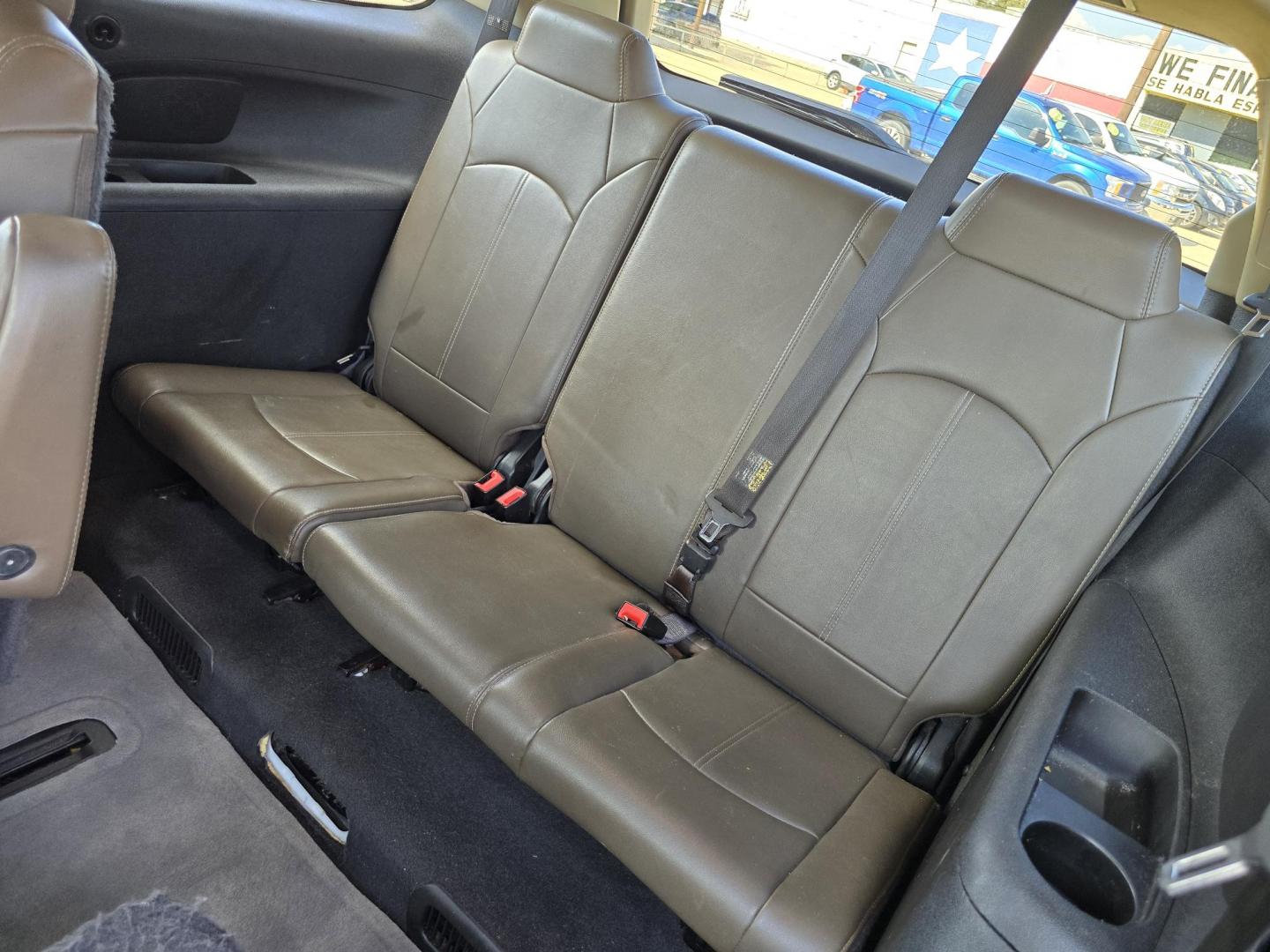 2016 WHITE GMC Acadia SLT2 (1GKKRSKD7GJ) with an 3.6L V6 DOHC 24V engine, 6A transmission, located at 2660 S.Garland Avenue, Garland, TX, 75041, (469) 298-3118, 32.885551, -96.655602 - Photo#22