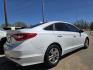 2016 DIAMOND WHITE Hyundai Sonata SE (5NPE24AF3GH) with an 2.4L L4 DOHC 16V engine, 7A transmission, located at 2660 S.Garland Avenue, Garland, TX, 75041, (469) 298-3118, 32.885551, -96.655602 - Photo#3