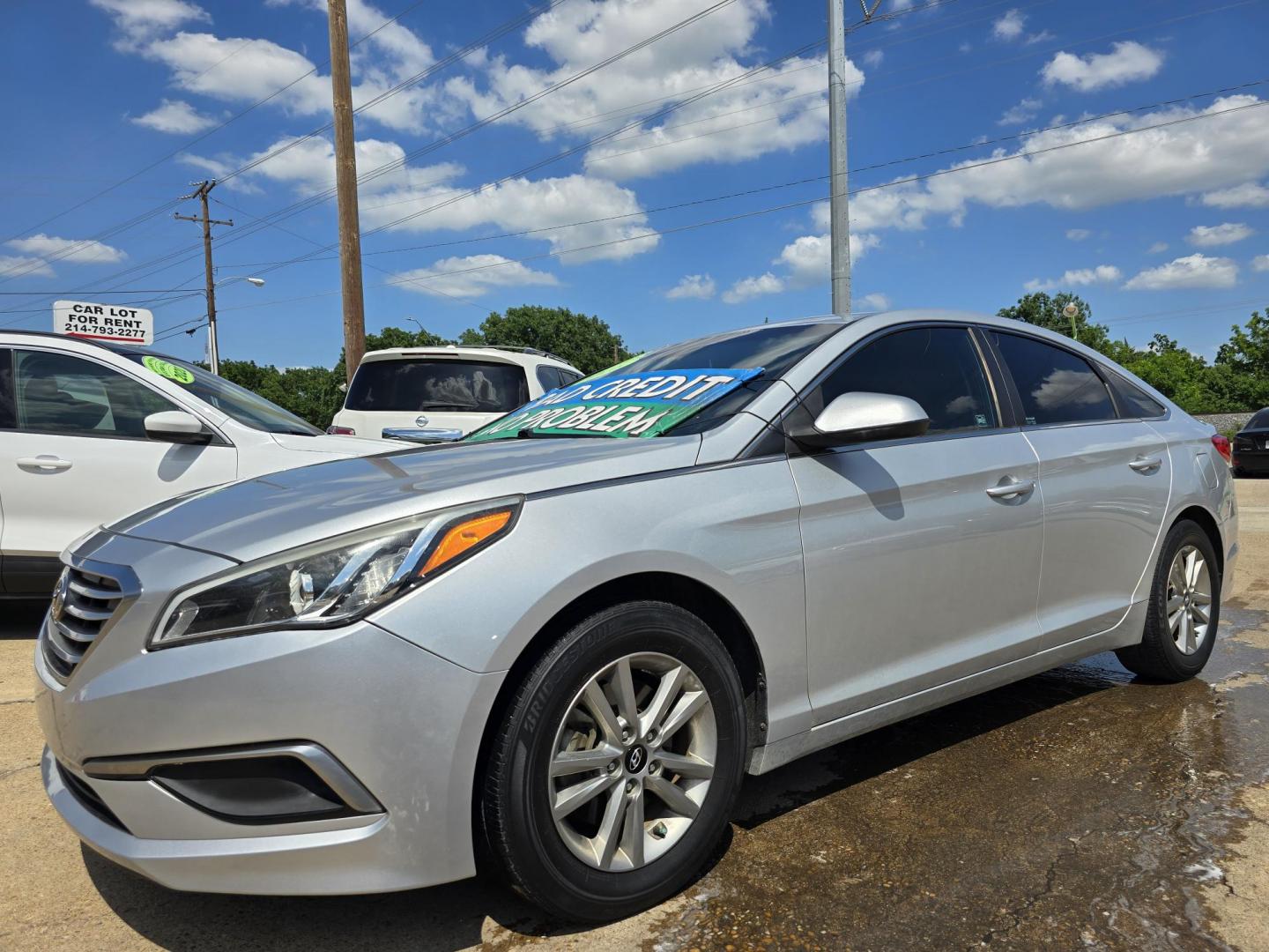 2016 SILVER Hyundai Sonata SE (5NPE24AF2GH) with an 2.4L L4 DOHC 16V engine, 7A transmission, located at 2660 S.Garland Avenue, Garland, TX, 75041, (469) 298-3118, 32.885551, -96.655602 - Photo#7