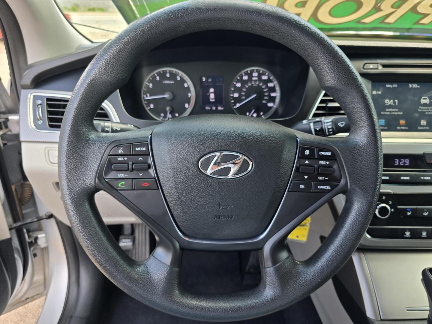 2016 SILVER Hyundai Sonata SE (5NPE24AF2GH) with an 2.4L L4 DOHC 16V engine, 7A transmission, located at 2660 S.Garland Avenue, Garland, TX, 75041, (469) 298-3118, 32.885551, -96.655602 - Photo#12