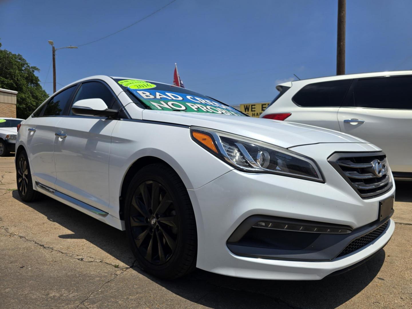 2016 WHITE Hyundai Sonata Sport (5NPE34AF1GH) with an 2.4L L4 DOHC 16V engine, 6A transmission, located at 2660 S.Garland Avenue, Garland, TX, 75041, (469) 298-3118, 32.885551, -96.655602 - Photo#1