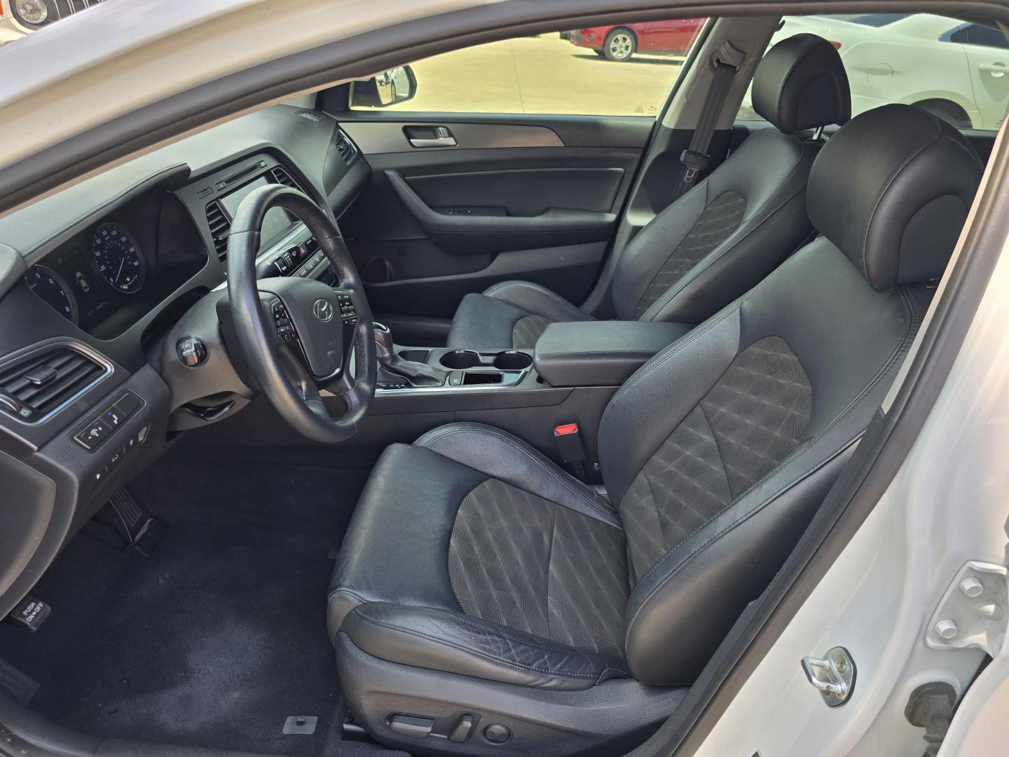 2016 WHITE Hyundai Sonata Sport (5NPE34AF1GH) with an 2.4L L4 DOHC 16V engine, 6A transmission, located at 2660 S.Garland Avenue, Garland, TX, 75041, (469) 298-3118, 32.885551, -96.655602 - Photo#11
