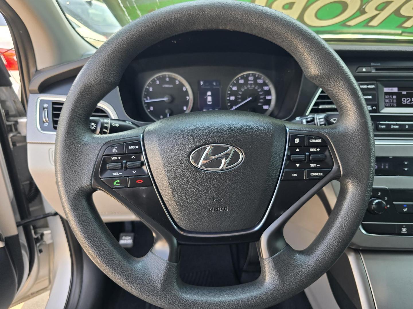2016 SILVER Hyundai Sonata SE (5NPE24AF8GH) with an 2.4L L4 DOHC 16V engine, 7A transmission, located at 2660 S.Garland Avenue, Garland, TX, 75041, (469) 298-3118, 32.885551, -96.655602 - Photo#12