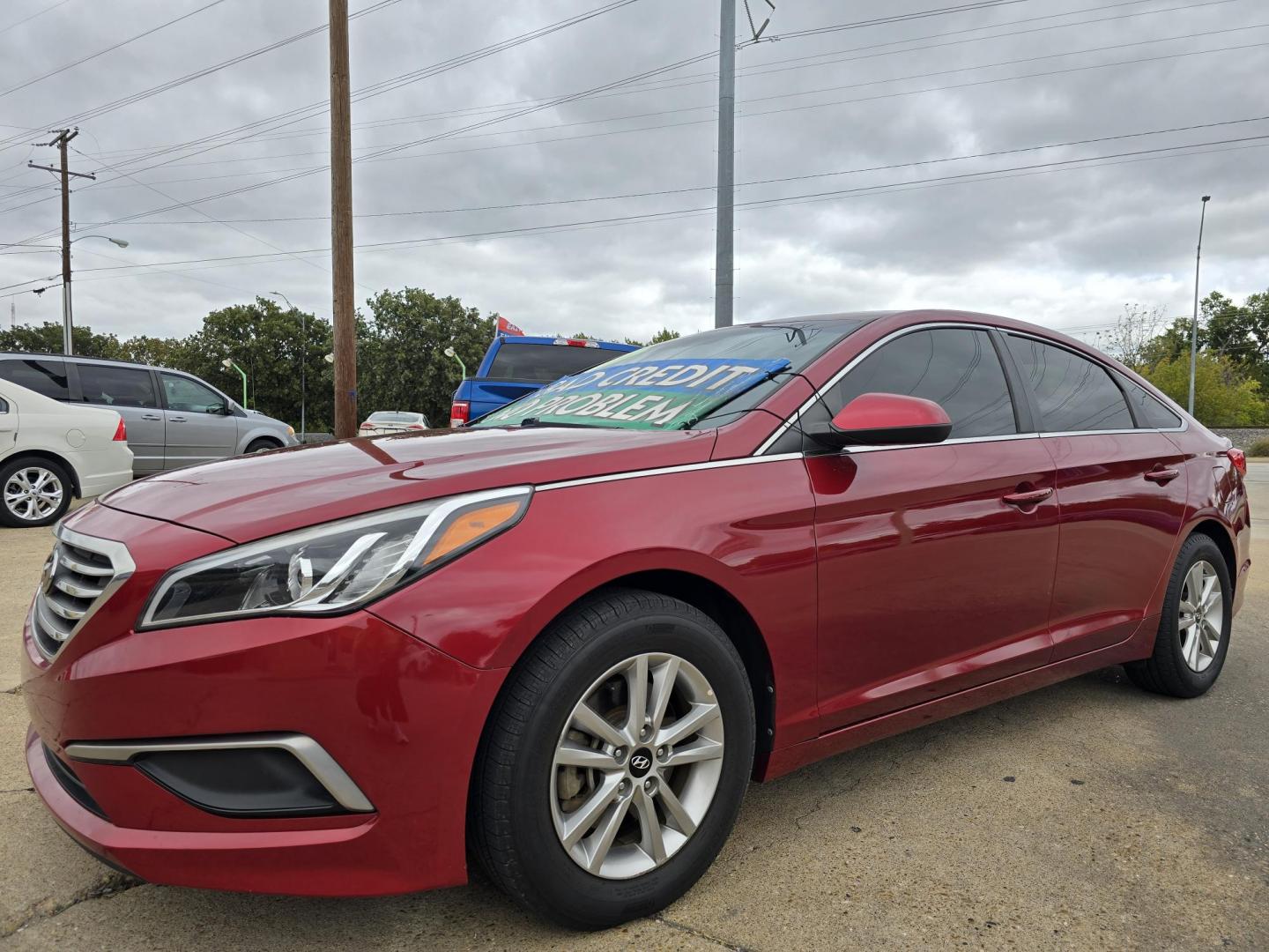 2016 RED Hyundai Sonata SE (5NPE24AF4GH) with an 2.4L L4 DOHC 16V engine, 7A transmission, located at 2660 S.Garland Avenue, Garland, TX, 75041, (469) 298-3118, 32.885551, -96.655602 - BRAND NEW MOTOR FROM KIA WITH 3YR POWERTRAIN WARRANTY AS LONG AS OIL CHANGES ARE DOCUMENTED. - Photo#7