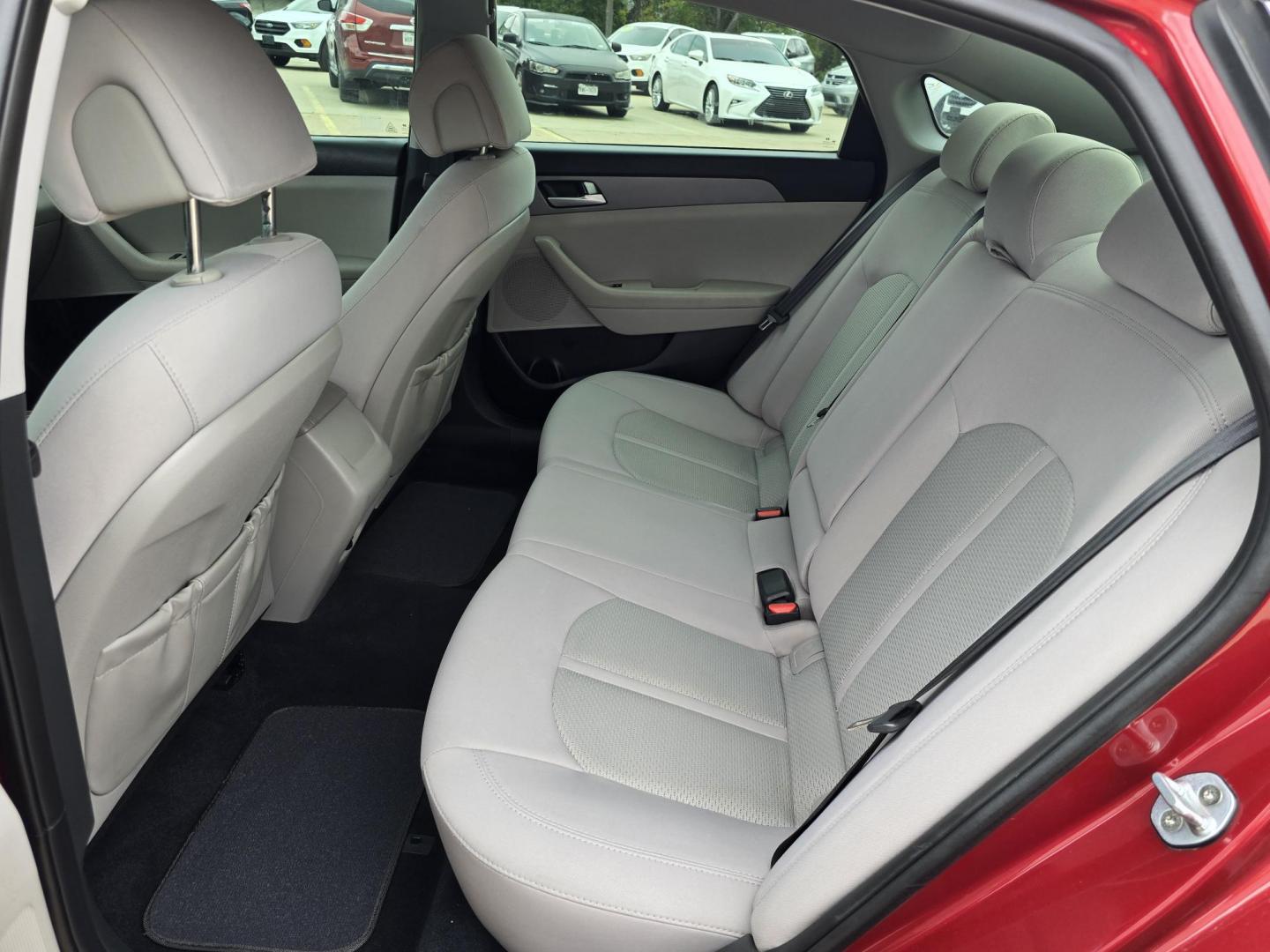 2016 RED Hyundai Sonata SE (5NPE24AF4GH) with an 2.4L L4 DOHC 16V engine, 7A transmission, located at 2660 S.Garland Avenue, Garland, TX, 75041, (469) 298-3118, 32.885551, -96.655602 - BRAND NEW MOTOR FROM KIA WITH 3YR POWERTRAIN WARRANTY AS LONG AS OIL CHANGES ARE DOCUMENTED. - Photo#15