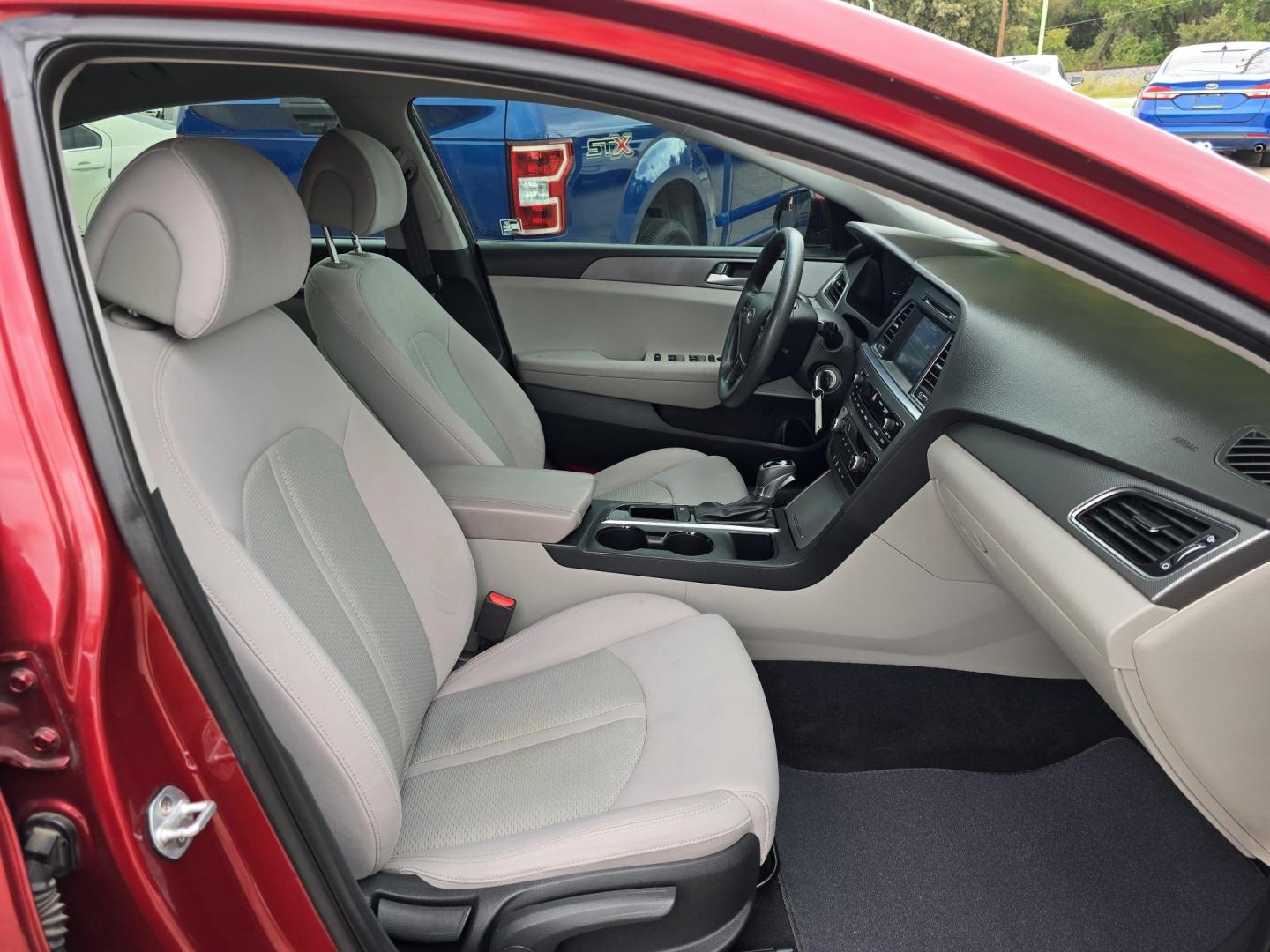 2016 RED Hyundai Sonata SE (5NPE24AF4GH) with an 2.4L L4 DOHC 16V engine, 7A transmission, located at 2660 S.Garland Avenue, Garland, TX, 75041, (469) 298-3118, 32.885551, -96.655602 - BRAND NEW MOTOR FROM KIA WITH 3YR POWERTRAIN WARRANTY AS LONG AS OIL CHANGES ARE DOCUMENTED. - Photo#17