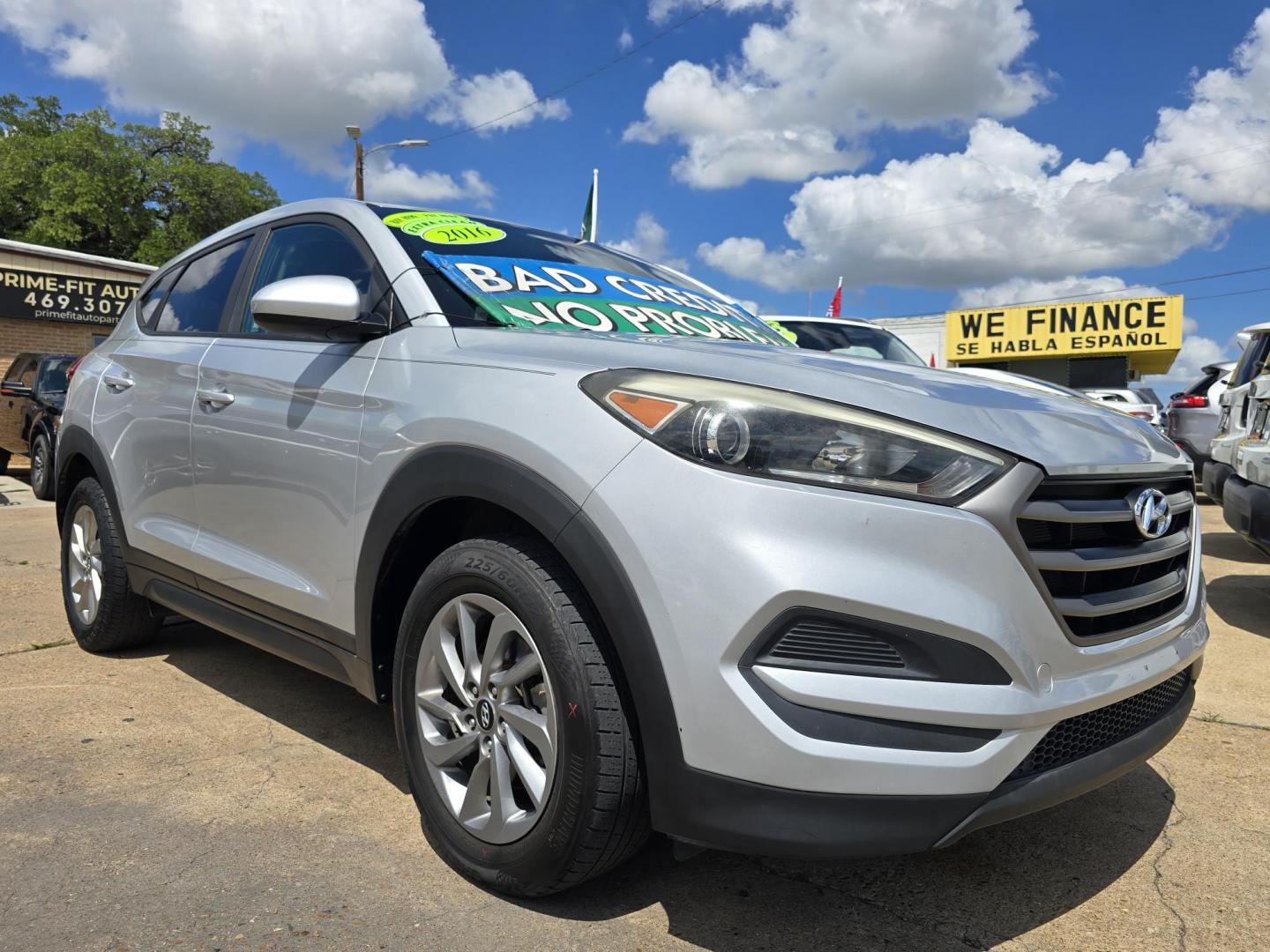 2016 Hyundai Tucson SE (KM8J23A45GU) with an 2.0L L4 DOHC 16V engine, 6A transmission, located at 2660 S.Garland Avenue, Garland, TX, 75041, (469) 298-3118, 32.885551, -96.655602 - Photo#1