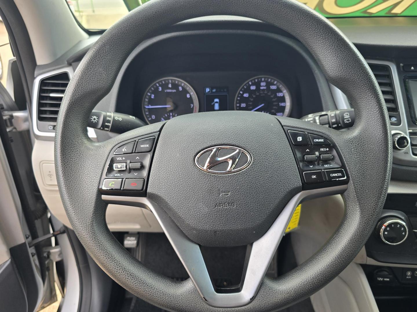 2016 Hyundai Tucson SE (KM8J23A45GU) with an 2.0L L4 DOHC 16V engine, 6A transmission, located at 2660 S.Garland Avenue, Garland, TX, 75041, (469) 298-3118, 32.885551, -96.655602 - Photo#12