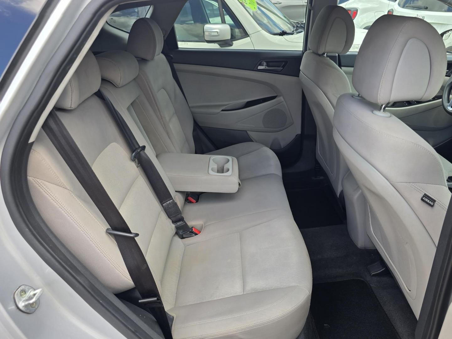 2016 Hyundai Tucson SE (KM8J23A45GU) with an 2.0L L4 DOHC 16V engine, 6A transmission, located at 2660 S.Garland Avenue, Garland, TX, 75041, (469) 298-3118, 32.885551, -96.655602 - Photo#17