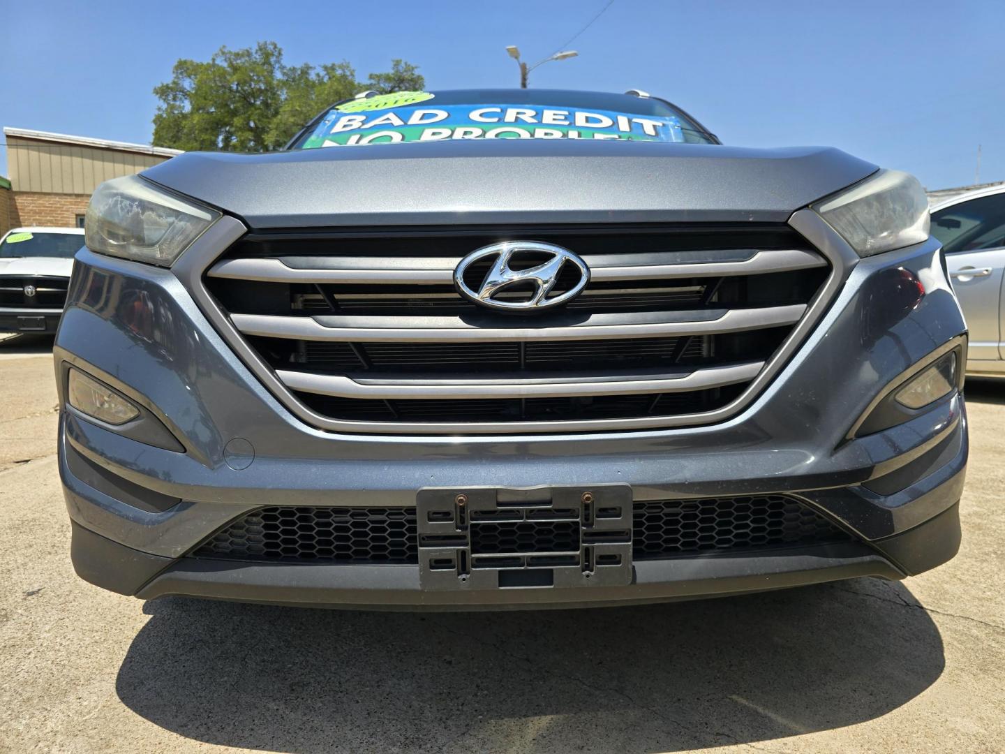 2016 BLUE Hyundai Tucson SE w/Preferred Package (KM8J33A46GU) with an 2.0L L4 DOHC 16V engine, 6A transmission, located at 2660 S.Garland Avenue, Garland, TX, 75041, (469) 298-3118, 32.885551, -96.655602 - BRAND NEW MOTOR INSTALLED AT VANDERGRIFF HYUNDAI WITH WARRANTY. - Photo#9