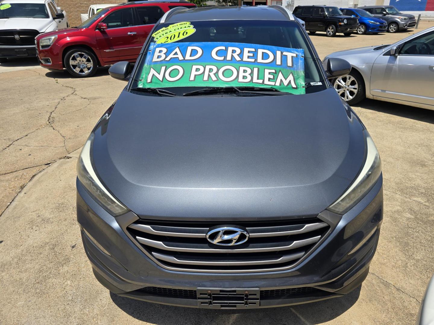 2016 BLUE Hyundai Tucson SE w/Preferred Package (KM8J33A46GU) with an 2.0L L4 DOHC 16V engine, 6A transmission, located at 2660 S.Garland Avenue, Garland, TX, 75041, (469) 298-3118, 32.885551, -96.655602 - BRAND NEW MOTOR INSTALLED AT VANDERGRIFF HYUNDAI WITH WARRANTY. - Photo#8