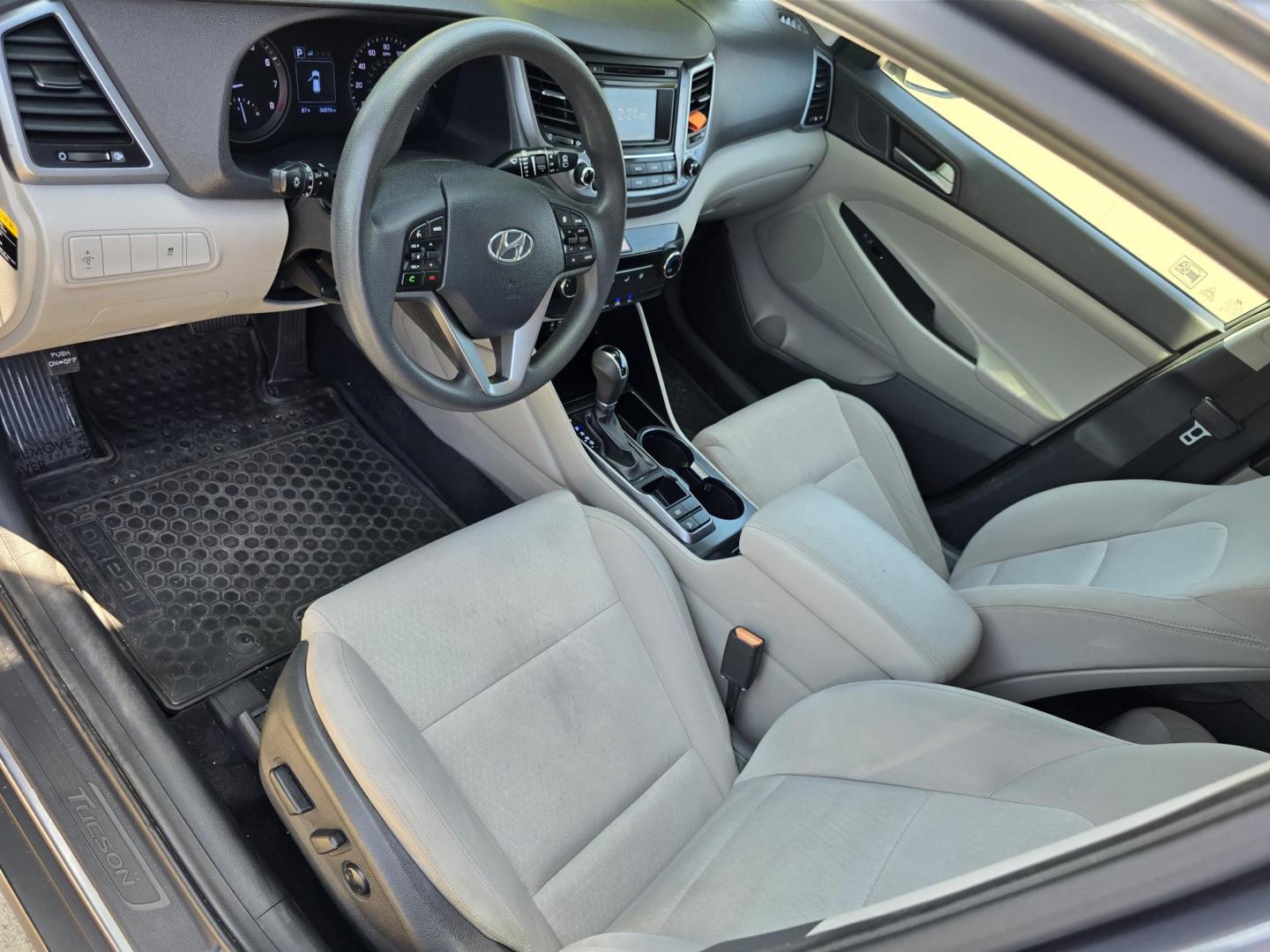 2016 BLUE Hyundai Tucson SE w/Preferred Package (KM8J33A46GU) with an 2.0L L4 DOHC 16V engine, 6A transmission, located at 2660 S.Garland Avenue, Garland, TX, 75041, (469) 298-3118, 32.885551, -96.655602 - BRAND NEW MOTOR INSTALLED AT VANDERGRIFF HYUNDAI WITH WARRANTY. - Photo#10