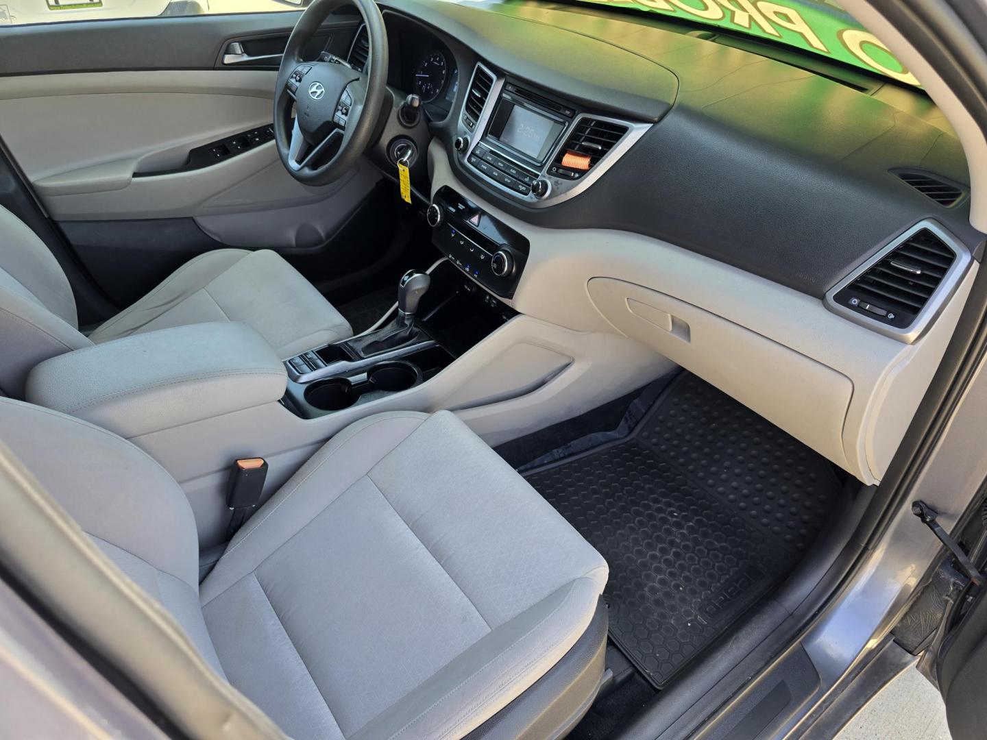 2016 BLUE Hyundai Tucson SE w/Preferred Package (KM8J33A46GU) with an 2.0L L4 DOHC 16V engine, 6A transmission, located at 2660 S.Garland Avenue, Garland, TX, 75041, (469) 298-3118, 32.885551, -96.655602 - BRAND NEW MOTOR INSTALLED AT VANDERGRIFF HYUNDAI WITH WARRANTY. - Photo#19