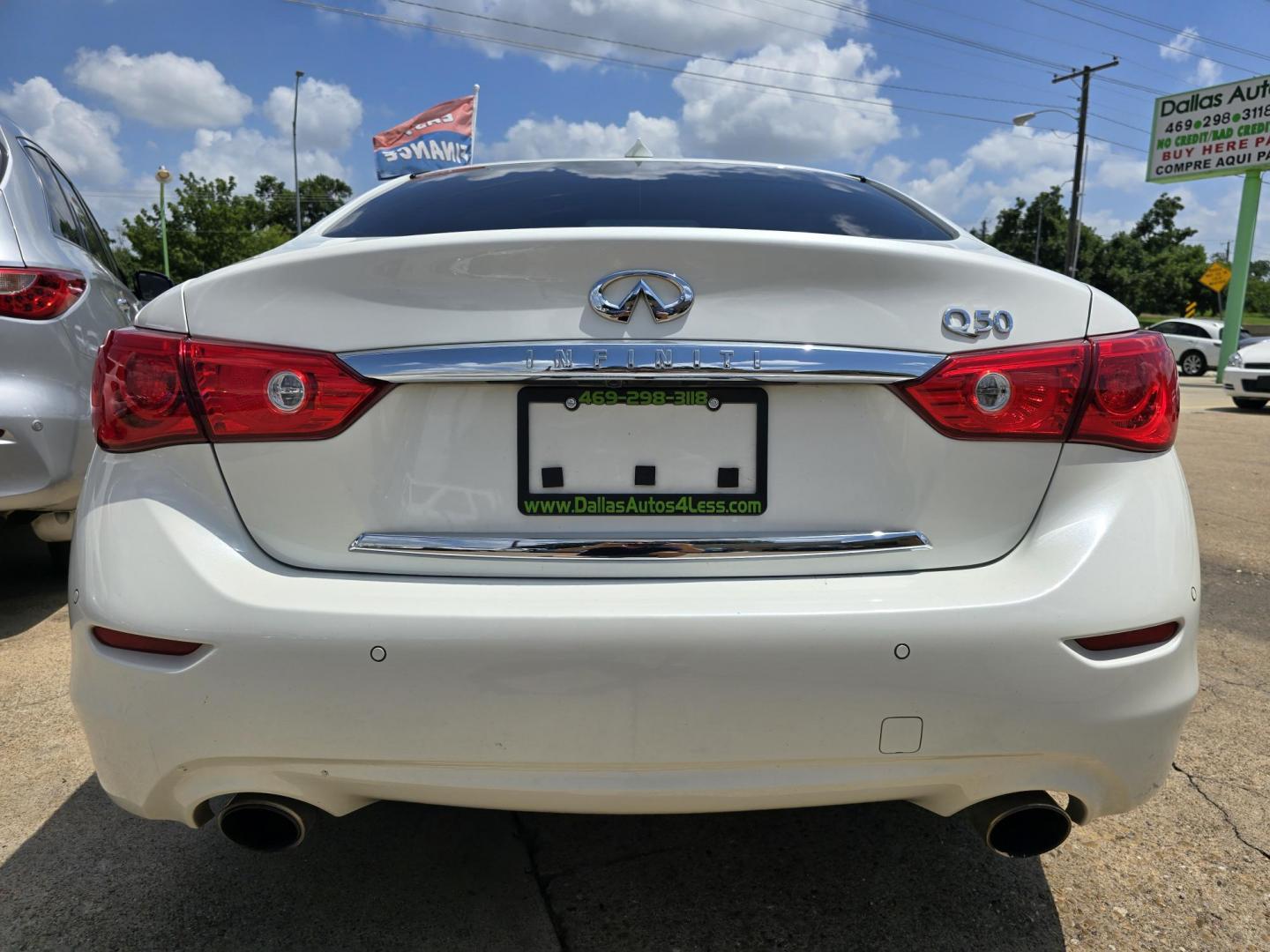 2016 DIAMOND WHITE Infiniti Q50 Hybrid Premium (JN1AV7AP9GM) with an 3.5L V6 DOHC 24V HYBRID engine, 7A transmission, located at 2660 S.Garland Avenue, Garland, TX, 75041, (469) 298-3118, 32.885551, -96.655602 - Photo#4