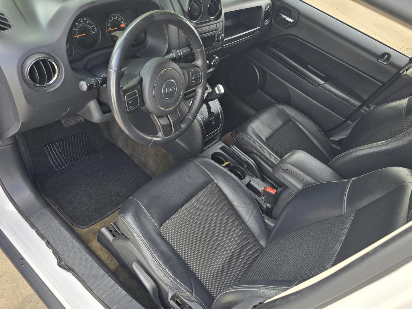 2016 WHITE Jeep Patriot Sport (1C4NJPBA9GD) with an 2.0L L4 DOHC 16V engine, AUTO transmission, located at 2660 S.Garland Avenue, Garland, TX, 75041, (469) 298-3118, 32.885551, -96.655602 - Photo#10