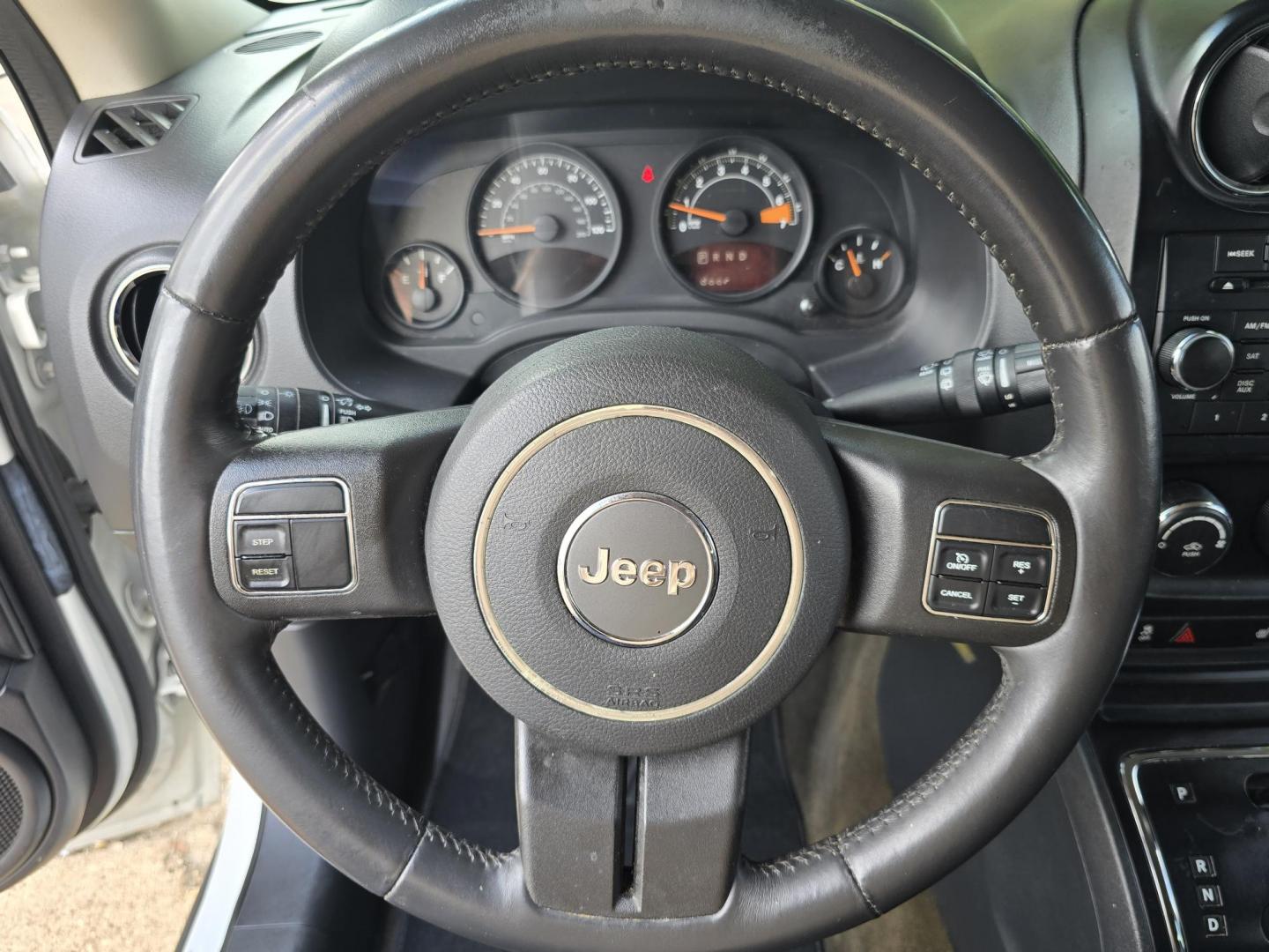 2016 WHITE Jeep Patriot Sport (1C4NJPBA9GD) with an 2.0L L4 DOHC 16V engine, AUTO transmission, located at 2660 S.Garland Avenue, Garland, TX, 75041, (469) 298-3118, 32.885551, -96.655602 - Photo#12