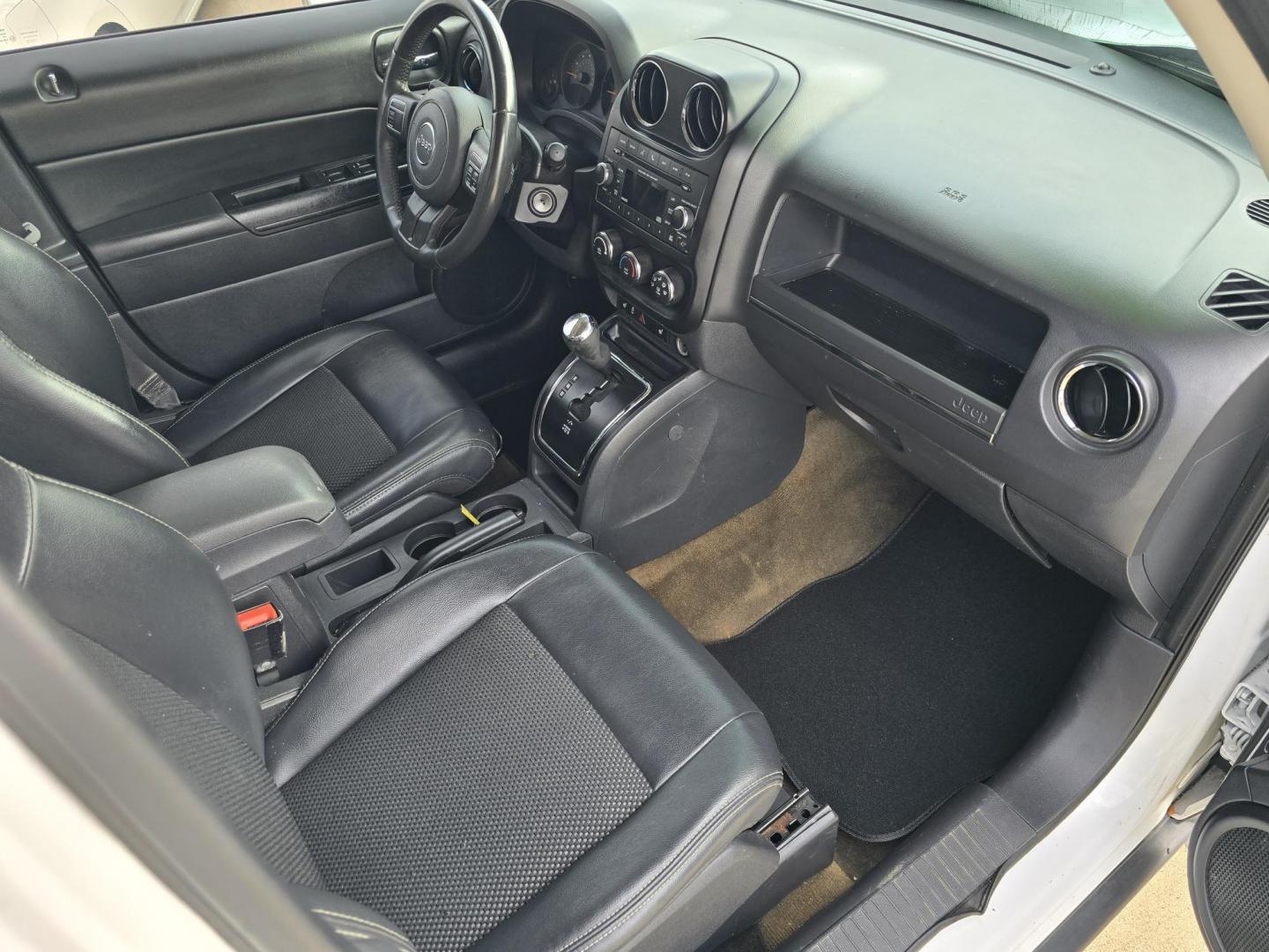 2016 WHITE Jeep Patriot Sport (1C4NJPBA9GD) with an 2.0L L4 DOHC 16V engine, AUTO transmission, located at 2660 S.Garland Avenue, Garland, TX, 75041, (469) 298-3118, 32.885551, -96.655602 - Photo#19