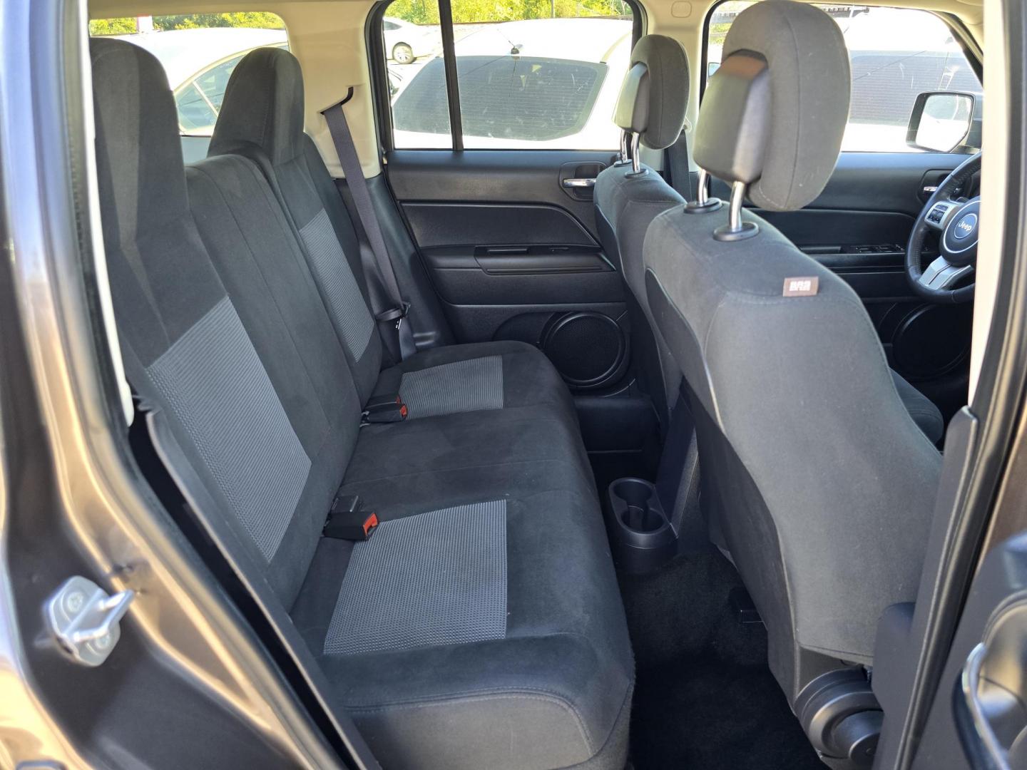 2016 GRAY Jeep Patriot Latitude (1C4NJPFB6GD) with an 2.4L L4 DOHC 16V engine, AUTO transmission, located at 2660 S.Garland Avenue, Garland, TX, 75041, (469) 298-3118, 32.885551, -96.655602 - Photo#16