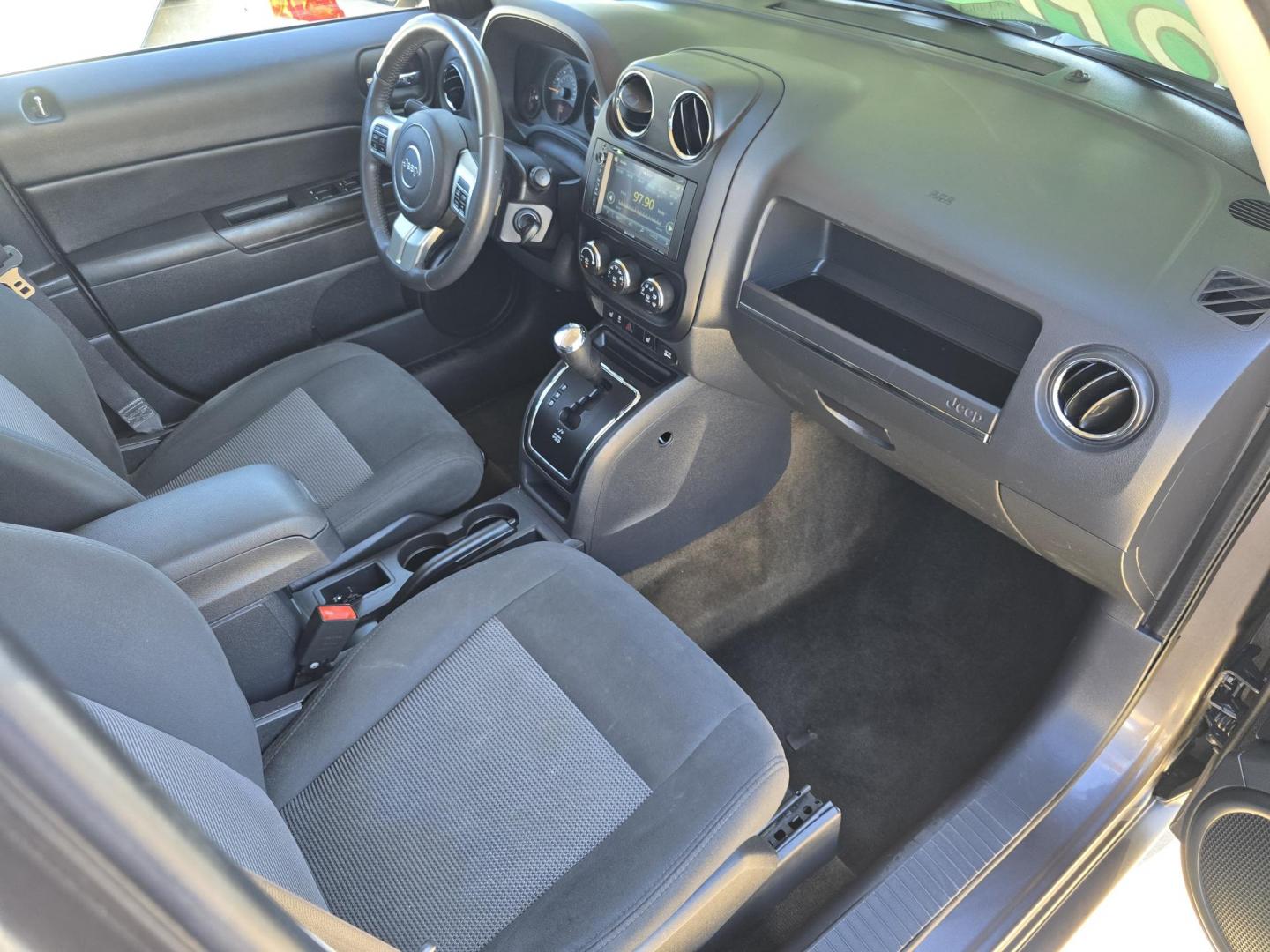 2016 GRAY Jeep Patriot Latitude (1C4NJPFB6GD) with an 2.4L L4 DOHC 16V engine, AUTO transmission, located at 2660 S.Garland Avenue, Garland, TX, 75041, (469) 298-3118, 32.885551, -96.655602 - Photo#18