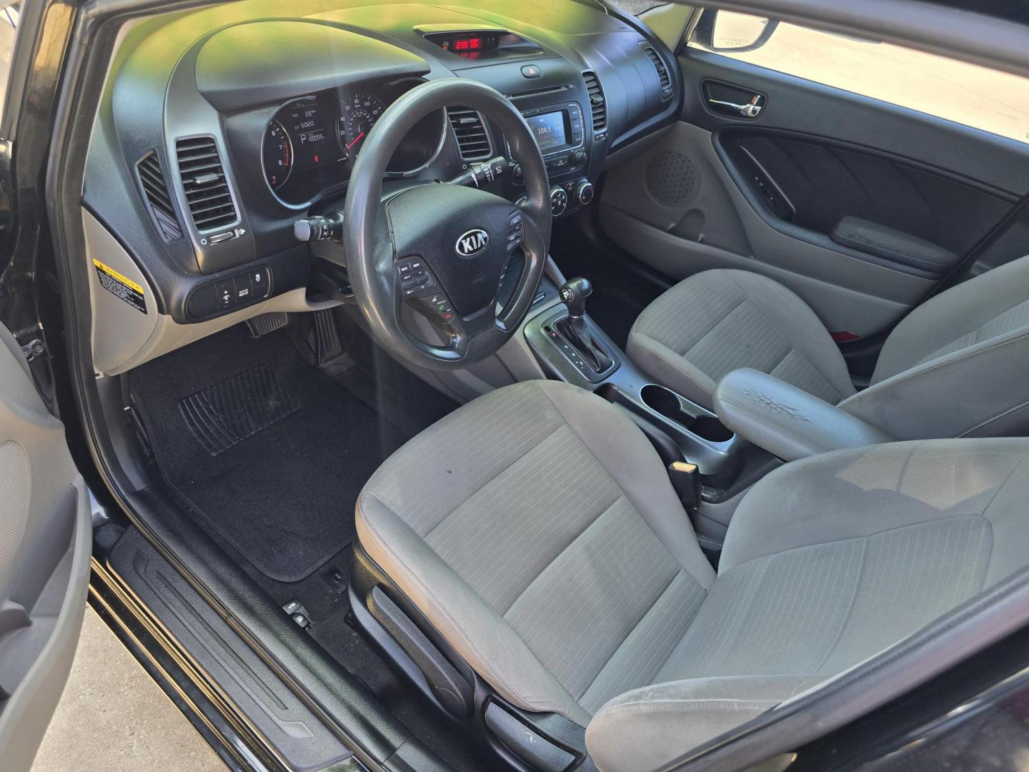 2016 BLACK /GRAY KIA FORTE LX LX (KNAFX4A60G5) , AUTO transmission, located at 2660 S.Garland Avenue, Garland, TX, 75041, (469) 298-3118, 32.885551, -96.655602 - Welcome to DallasAutos4Less, one of the Premier BUY HERE PAY HERE Dealers in the North Dallas Area. We specialize in financing to people with NO CREDIT or BAD CREDIT. We need proof of income, proof of residence, and a ID. Come buy your new car from us today!! This is a Very clean 2016 KIA FORTE L - Photo#10
