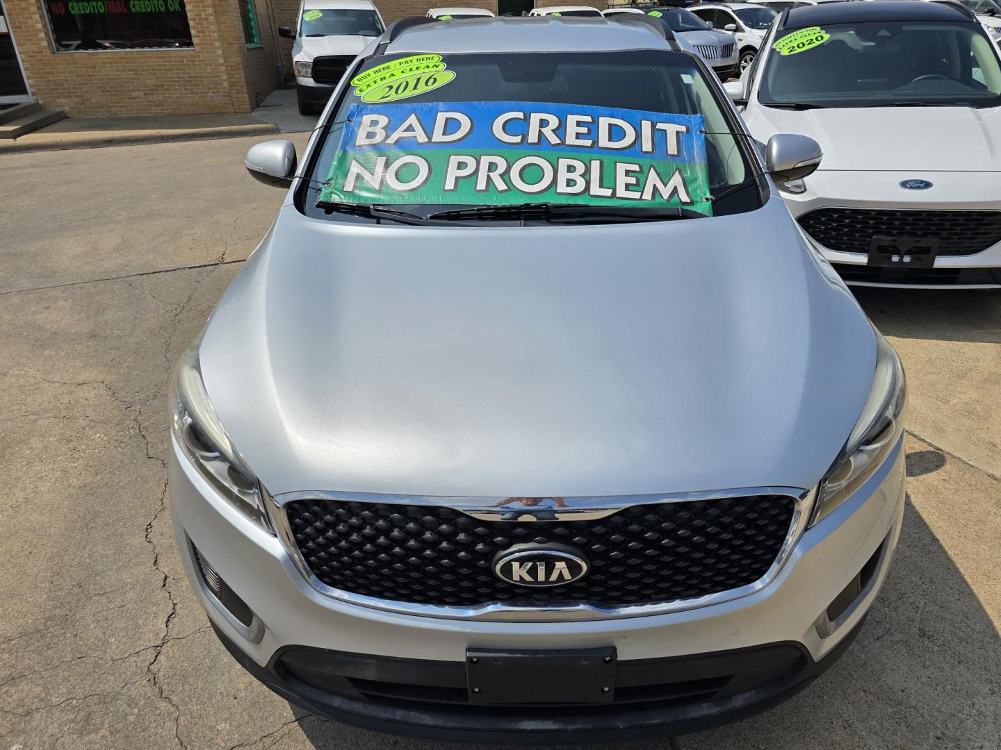 2016 SILVER Kia Sorento LX (5XYPG4A34GG) with an 2.4L L4 DOHC 16V engine, 6-Speed Automatic transmission, located at 2660 S.Garland Avenue, Garland, TX, 75041, (469) 298-3118, 32.885551, -96.655602 - Photo#8