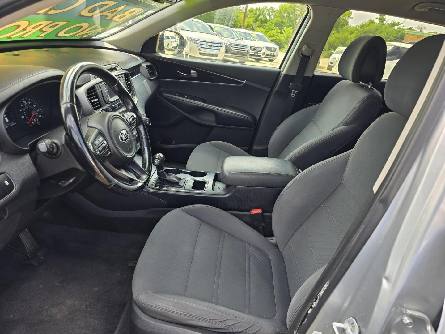 2016 SILVER Kia Sorento LX (5XYPG4A34GG) with an 2.4L L4 DOHC 16V engine, 6-Speed Automatic transmission, located at 2660 S.Garland Avenue, Garland, TX, 75041, (469) 298-3118, 32.885551, -96.655602 - Photo#11