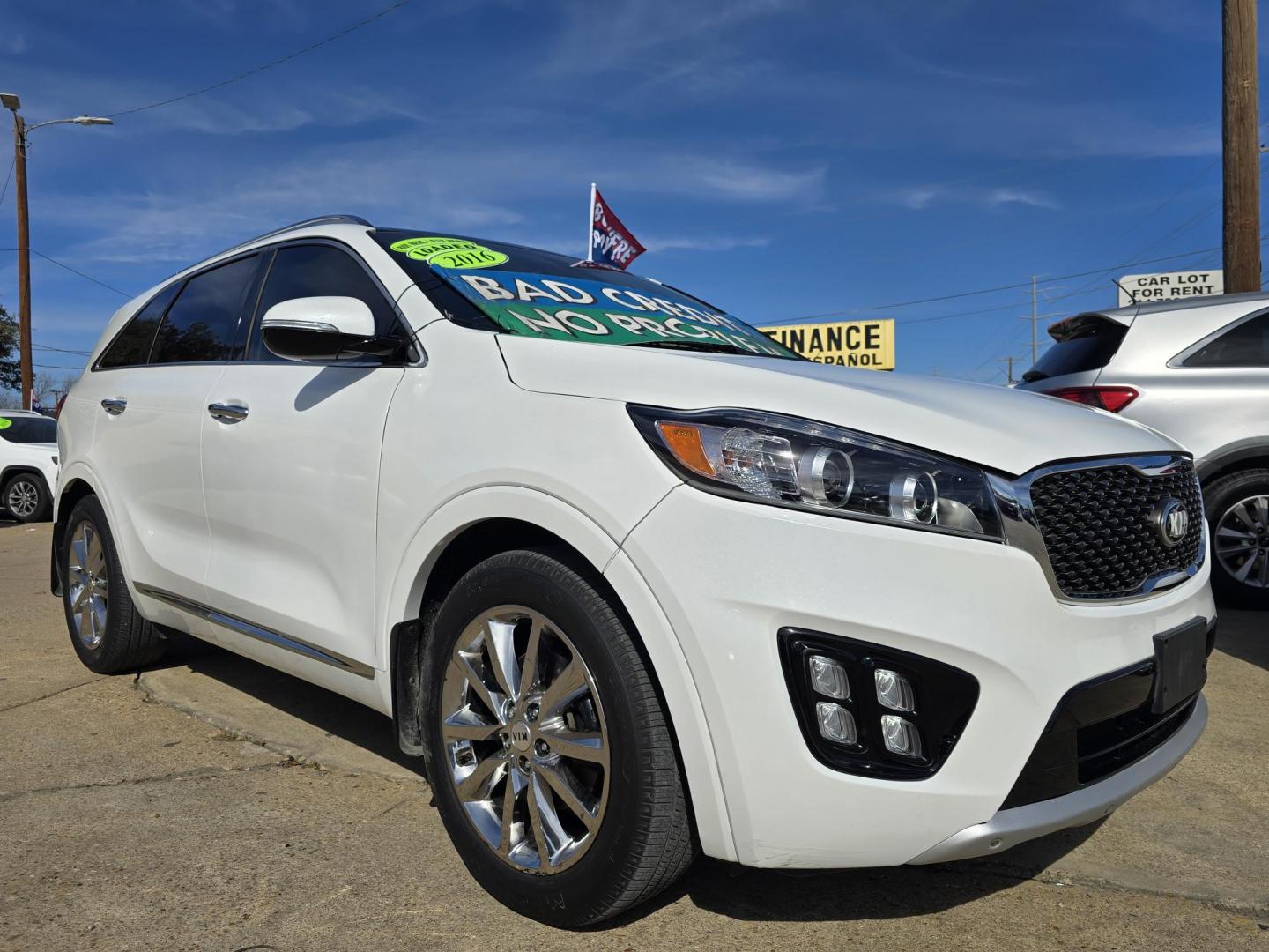 2016 WHITE Kia Sorento SXL (5XYPK4A58GG) with an 3.3L V6 DOHC 24V engine, 6-Speed Automatic transmission, located at 2660 S.Garland Avenue, Garland, TX, 75041, (469) 298-3118, 32.885551, -96.655602 - Photo#1
