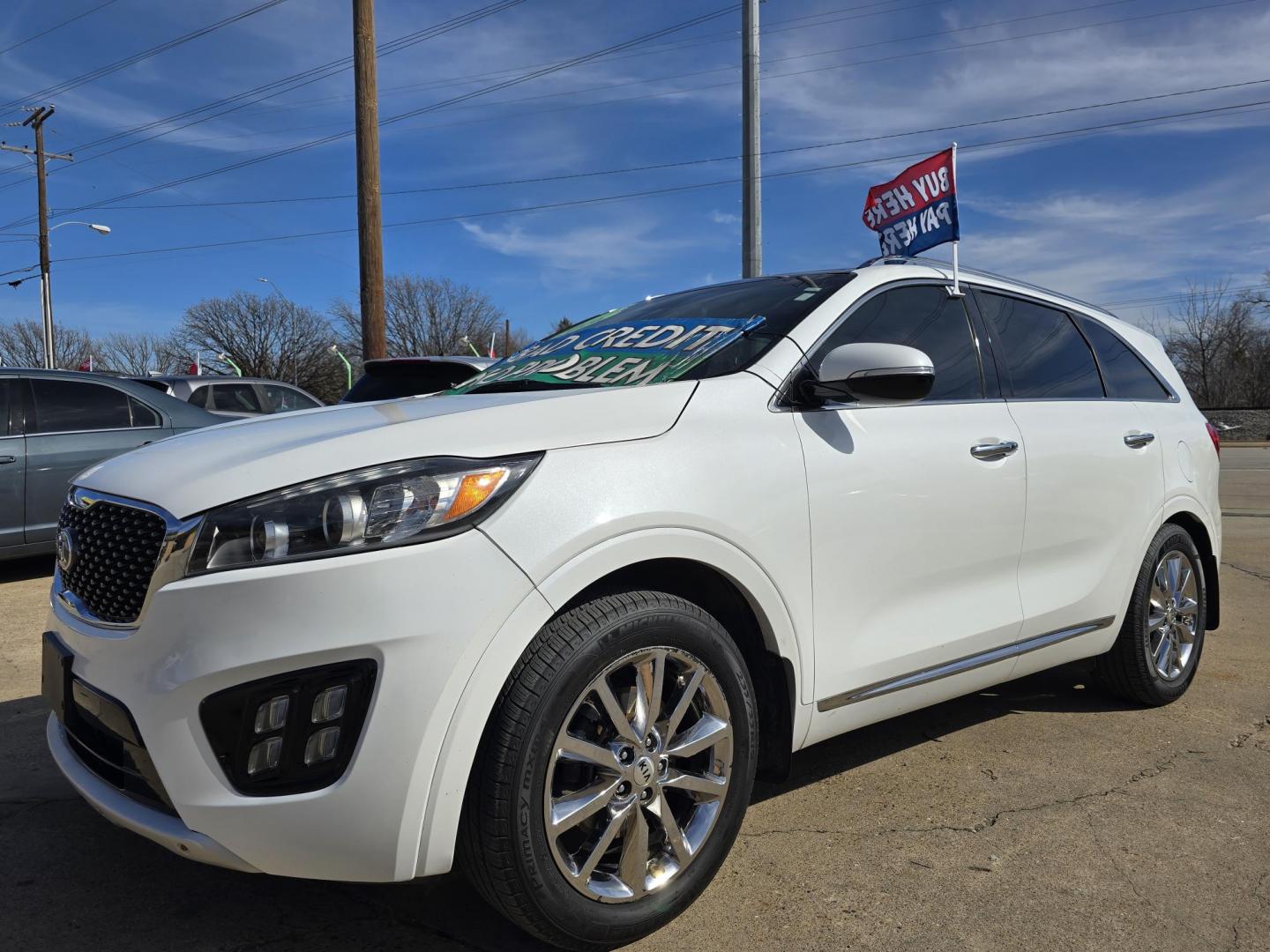 2016 WHITE Kia Sorento SXL (5XYPK4A58GG) with an 3.3L V6 DOHC 24V engine, 6-Speed Automatic transmission, located at 2660 S.Garland Avenue, Garland, TX, 75041, (469) 298-3118, 32.885551, -96.655602 - Photo#7