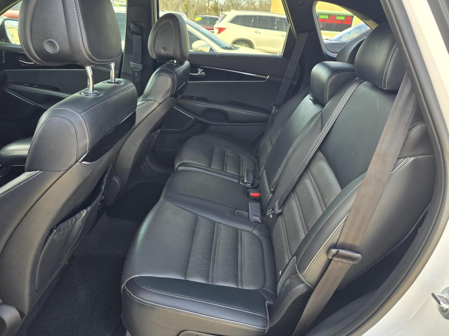 2016 WHITE Kia Sorento SXL (5XYPK4A58GG) with an 3.3L V6 DOHC 24V engine, 6-Speed Automatic transmission, located at 2660 S.Garland Avenue, Garland, TX, 75041, (469) 298-3118, 32.885551, -96.655602 - Photo#19