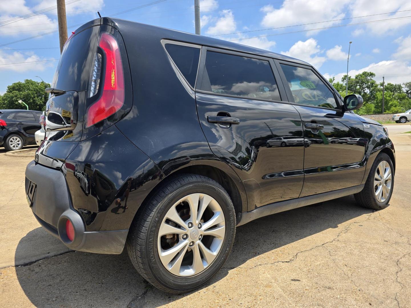2016 BLACK Kia Soul + (KNDJP3A50G7) with an 2.0L L4 DOHC 16V engine, 6A transmission, located at 2660 S.Garland Avenue, Garland, TX, 75041, (469) 298-3118, 32.885551, -96.655602 - Welcome to DallasAutos4Less, one of the Premier BUY HERE PAY HERE Dealers in the North Dallas Area. We specialize in financing to people with NO CREDIT or BAD CREDIT. We need proof of income, proof of residence, and a ID. Come buy your new car from us today!! This is a Very clean 2016 KIA SOUL +! - Photo#3