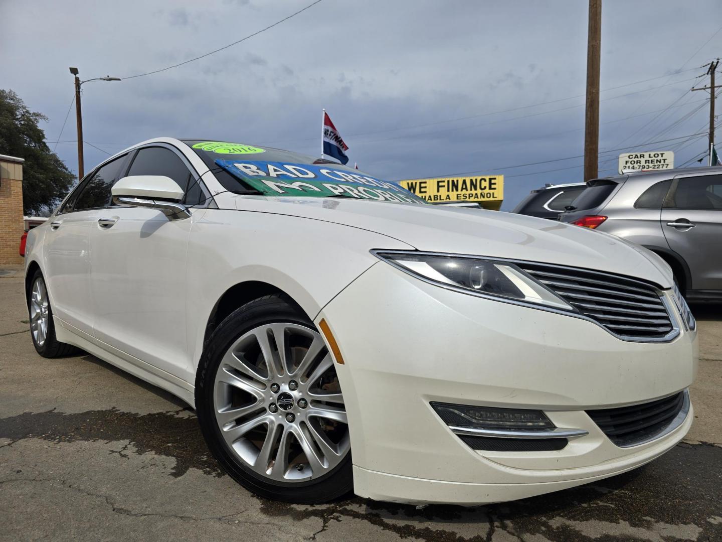 2016 DIAMOND WHITE Lincoln MKZ (3LN6L2J97GR) with an 2.0L L4 DOHC 16V engine, 6A transmission, located at 2660 S.Garland Avenue, Garland, TX, 75041, (469) 298-3118, 32.885551, -96.655602 - Photo#0