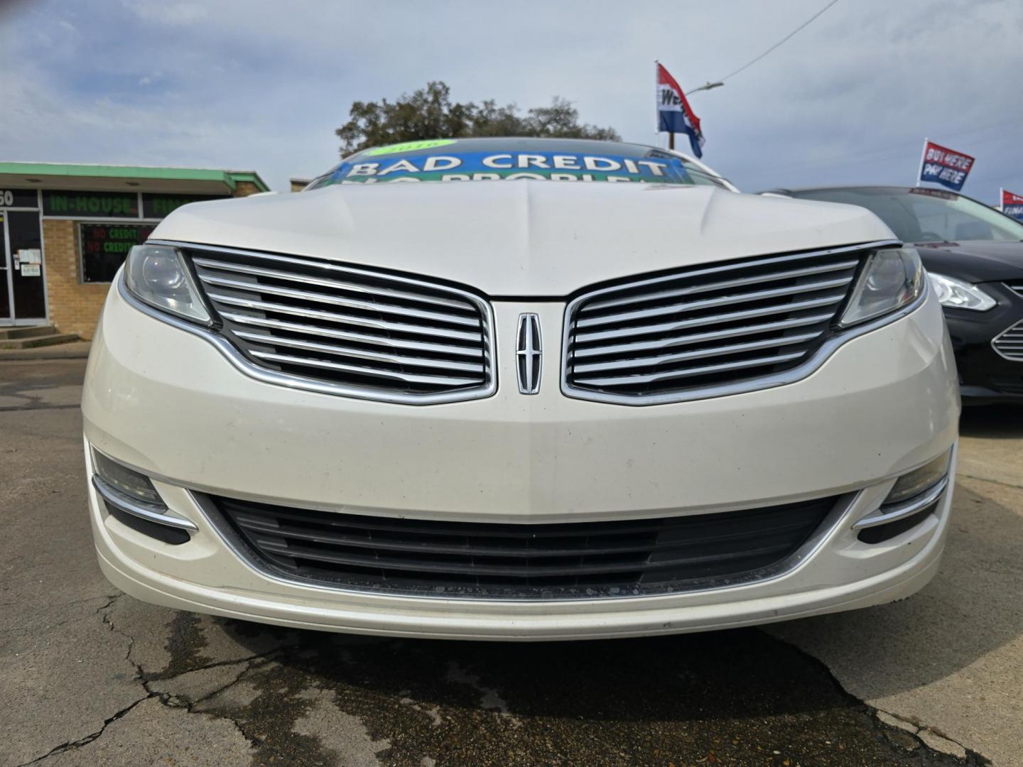2016 DIAMOND WHITE Lincoln MKZ (3LN6L2J97GR) with an 2.0L L4 DOHC 16V engine, 6A transmission, located at 2660 S.Garland Avenue, Garland, TX, 75041, (469) 298-3118, 32.885551, -96.655602 - Photo#9