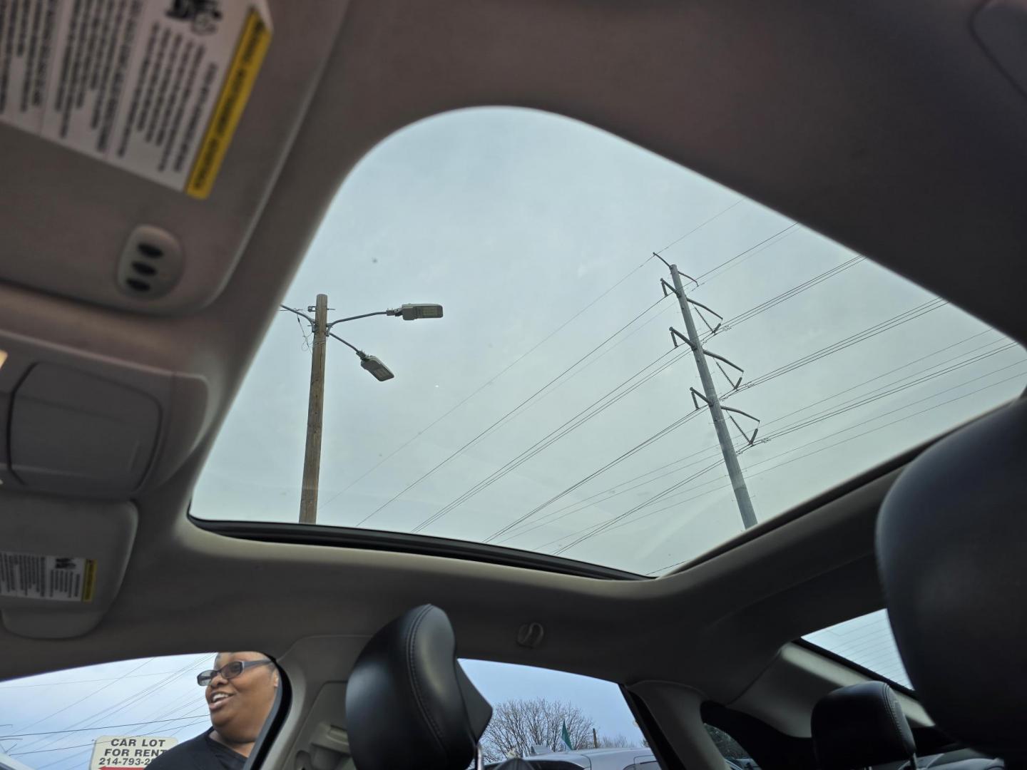 2016 DIAMOND WHITE Lincoln MKZ (3LN6L2J97GR) with an 2.0L L4 DOHC 16V engine, 6A transmission, located at 2660 S.Garland Avenue, Garland, TX, 75041, (469) 298-3118, 32.885551, -96.655602 - Photo#14