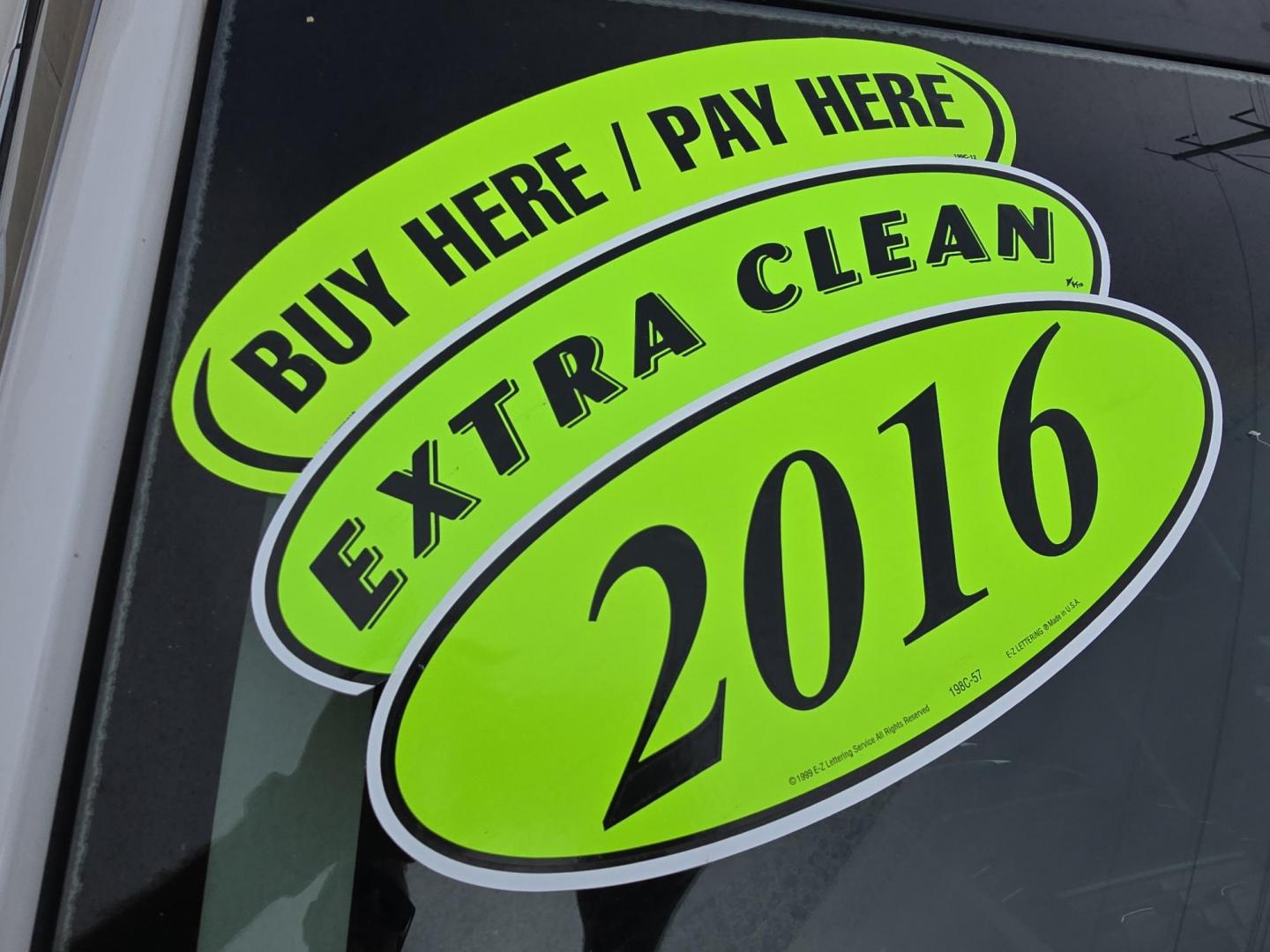 2016 DIAMOND WHITE Lincoln MKZ (3LN6L2J97GR) with an 2.0L L4 DOHC 16V engine, 6A transmission, located at 2660 S.Garland Avenue, Garland, TX, 75041, (469) 298-3118, 32.885551, -96.655602 - Photo#19