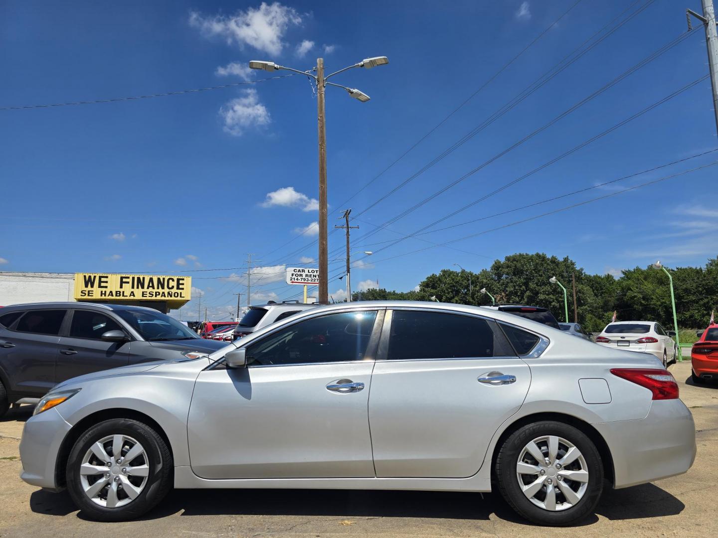 2016 SILVER Nissan Altima S (1N4AL3AP8GC) with an 2.5L L4 DOHC 16V engine, CVT transmission, located at 2660 S.Garland Avenue, Garland, TX, 75041, (469) 298-3118, 32.885551, -96.655602 - Photo#6