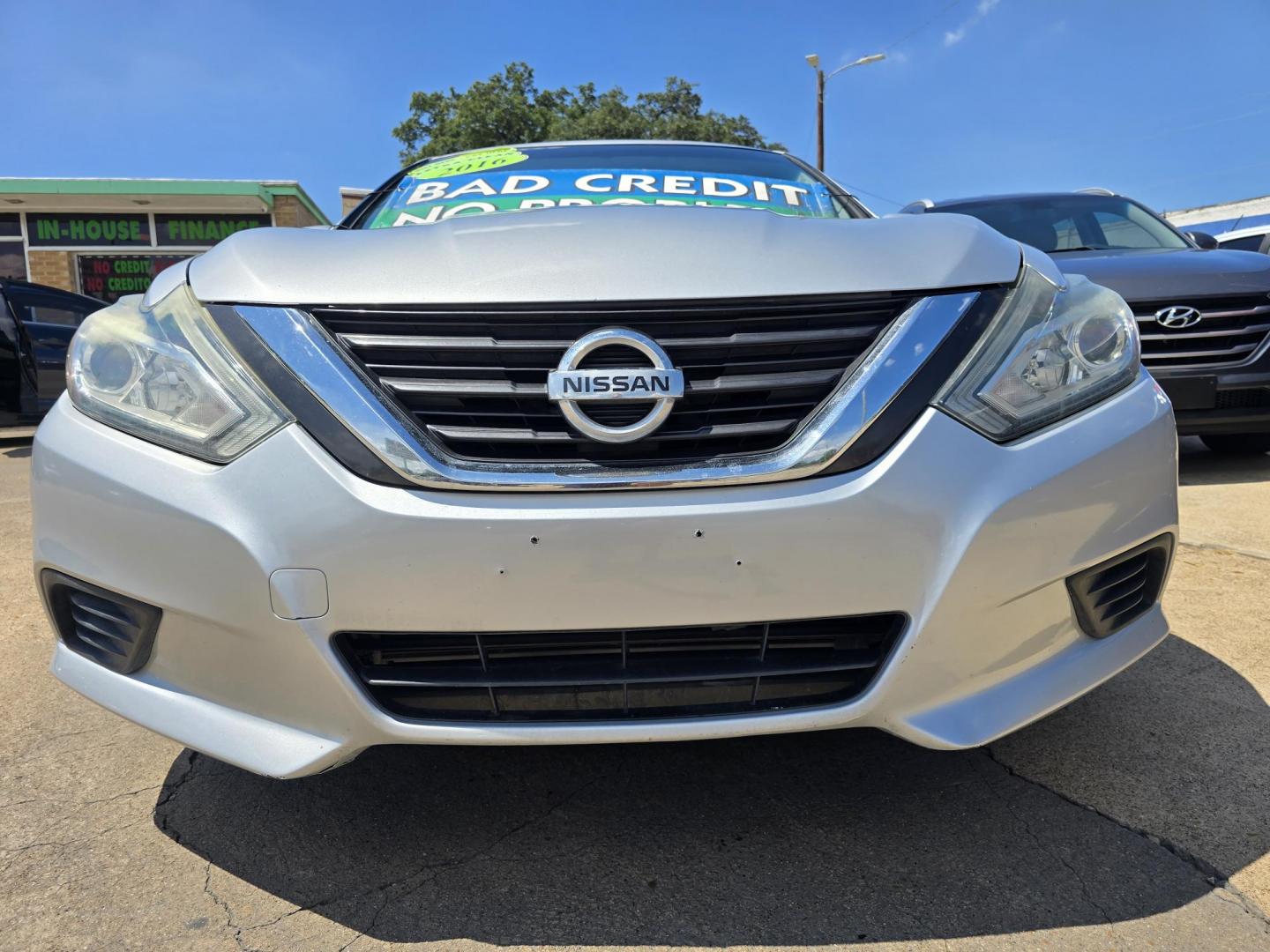 2016 SILVER Nissan Altima S (1N4AL3AP8GC) with an 2.5L L4 DOHC 16V engine, CVT transmission, located at 2660 S.Garland Avenue, Garland, TX, 75041, (469) 298-3118, 32.885551, -96.655602 - Photo#9