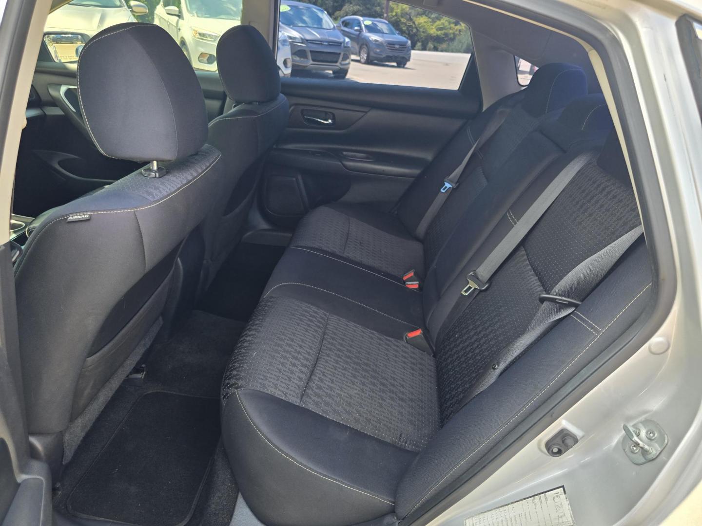 2016 SILVER Nissan Altima S (1N4AL3AP8GC) with an 2.5L L4 DOHC 16V engine, CVT transmission, located at 2660 S.Garland Avenue, Garland, TX, 75041, (469) 298-3118, 32.885551, -96.655602 - Photo#16