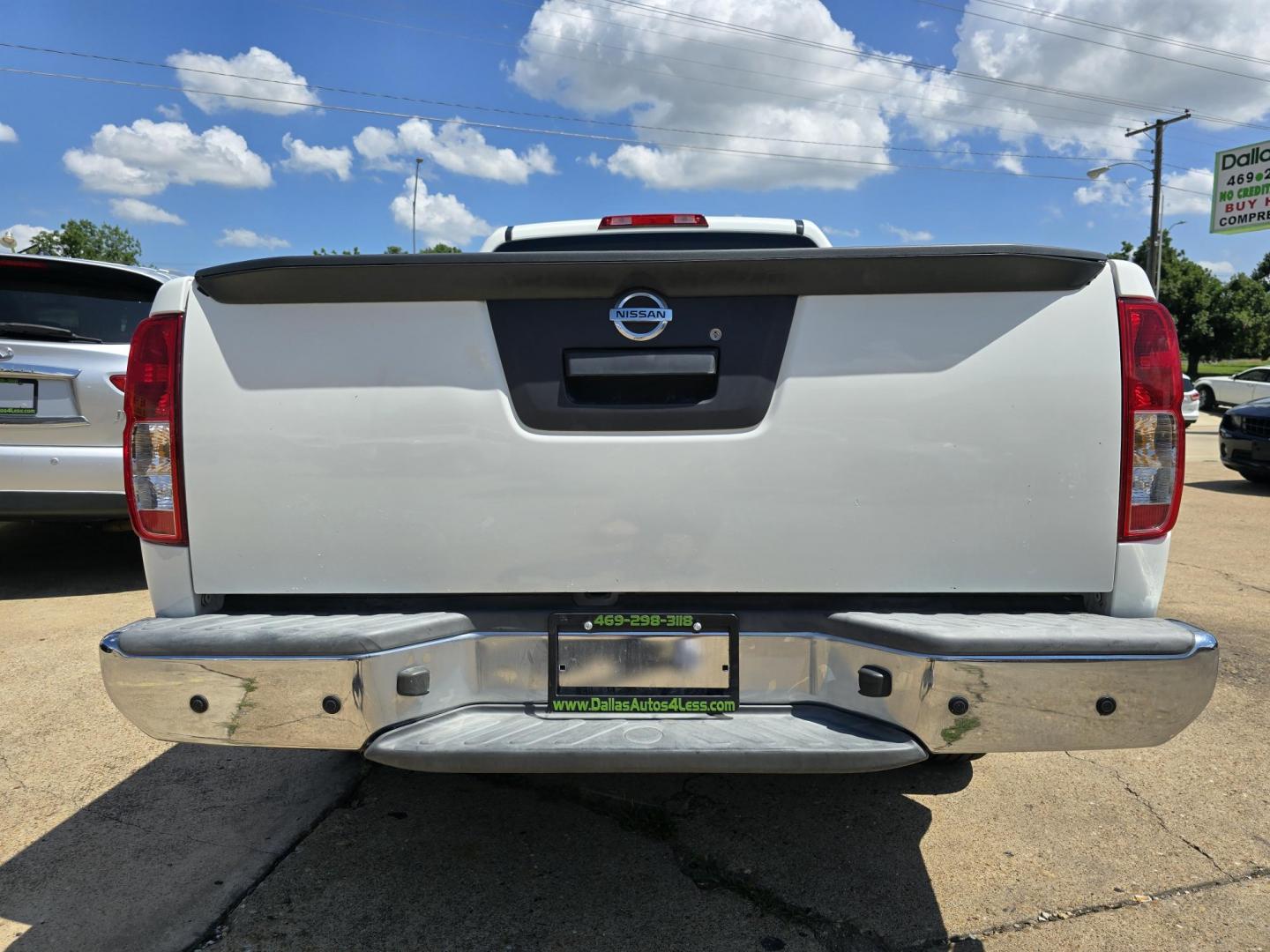 2016 WHITE Nissan Frontier S King Cab (1N6BD0CT3GN) with an 2.5L L4 DOHC 16V engine, AUTO transmission, located at 2660 S.Garland Avenue, Garland, TX, 75041, (469) 298-3118, 32.885551, -96.655602 - Photo#4