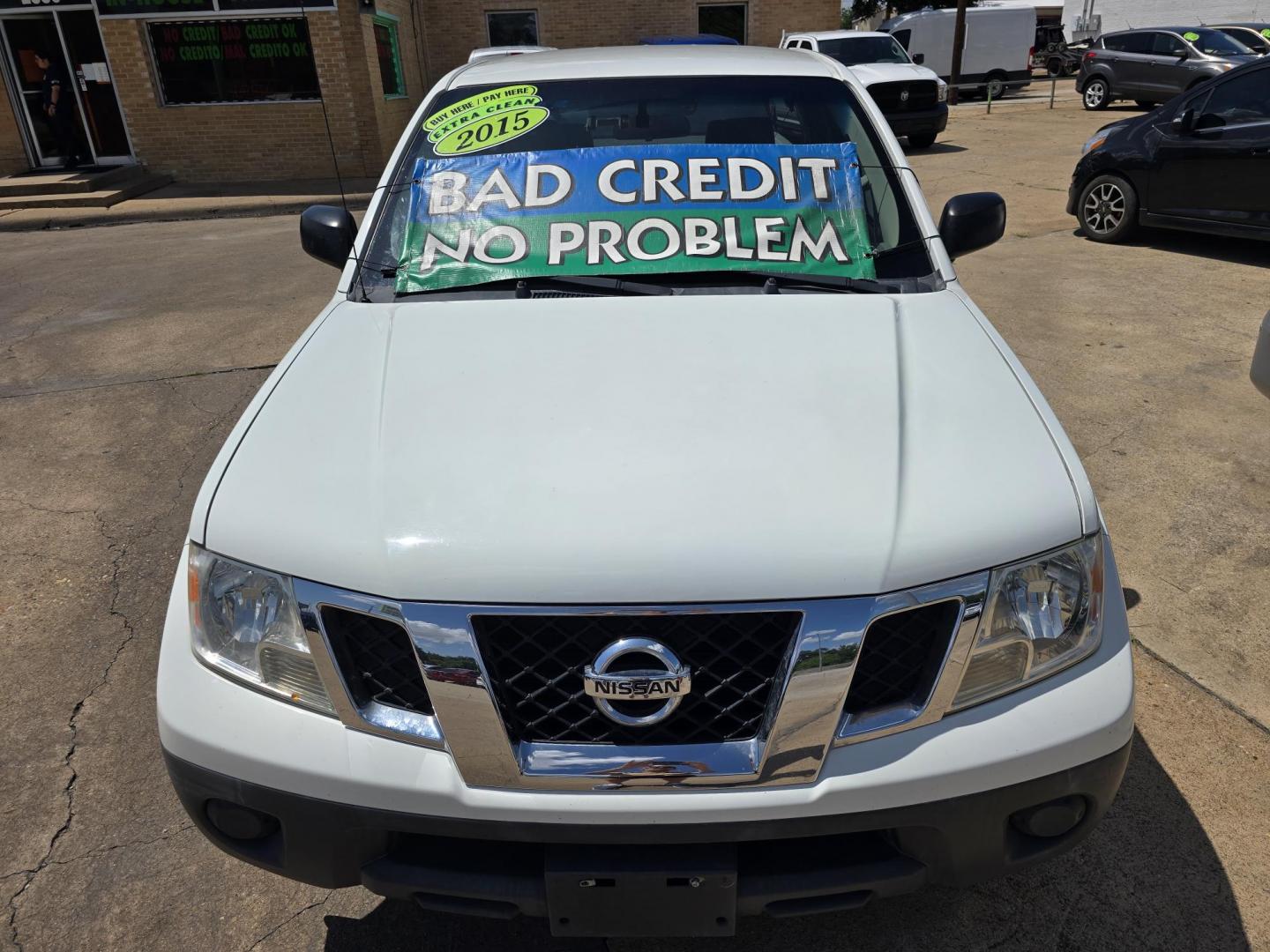 2016 WHITE Nissan Frontier S King Cab (1N6BD0CT3GN) with an 2.5L L4 DOHC 16V engine, AUTO transmission, located at 2660 S.Garland Avenue, Garland, TX, 75041, (469) 298-3118, 32.885551, -96.655602 - Photo#9