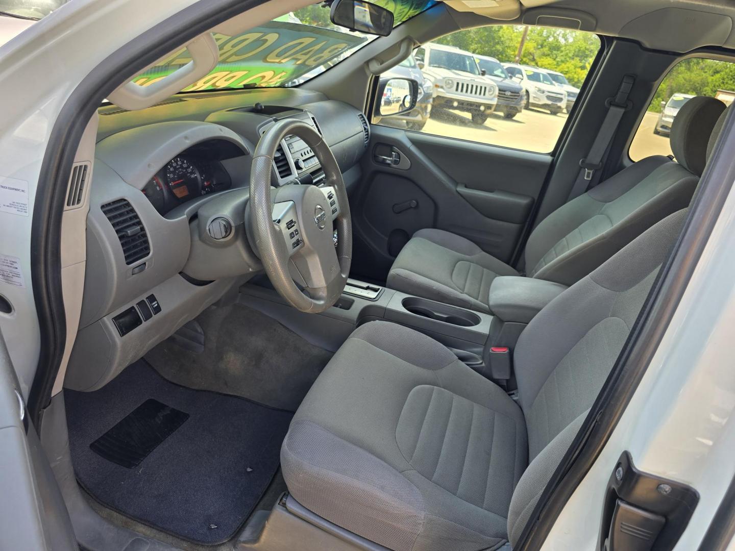 2016 WHITE Nissan Frontier S King Cab (1N6BD0CT3GN) with an 2.5L L4 DOHC 16V engine, AUTO transmission, located at 2660 S.Garland Avenue, Garland, TX, 75041, (469) 298-3118, 32.885551, -96.655602 - Photo#12