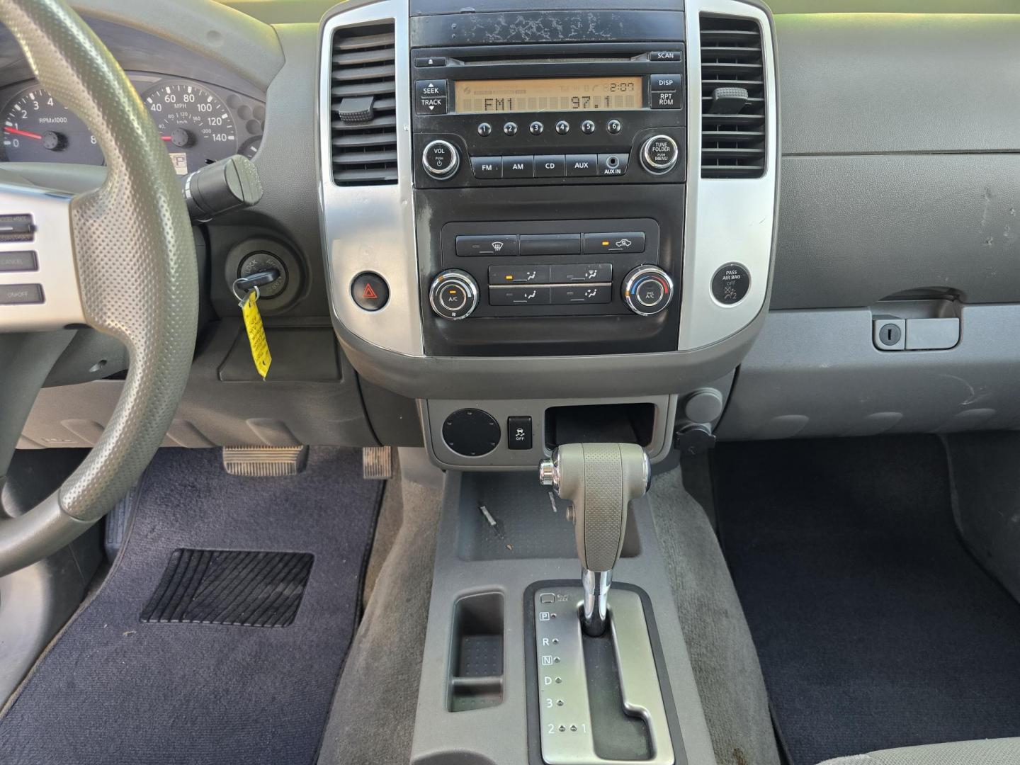 2016 WHITE Nissan Frontier S King Cab (1N6BD0CT3GN) with an 2.5L L4 DOHC 16V engine, AUTO transmission, located at 2660 S.Garland Avenue, Garland, TX, 75041, (469) 298-3118, 32.885551, -96.655602 - Photo#14