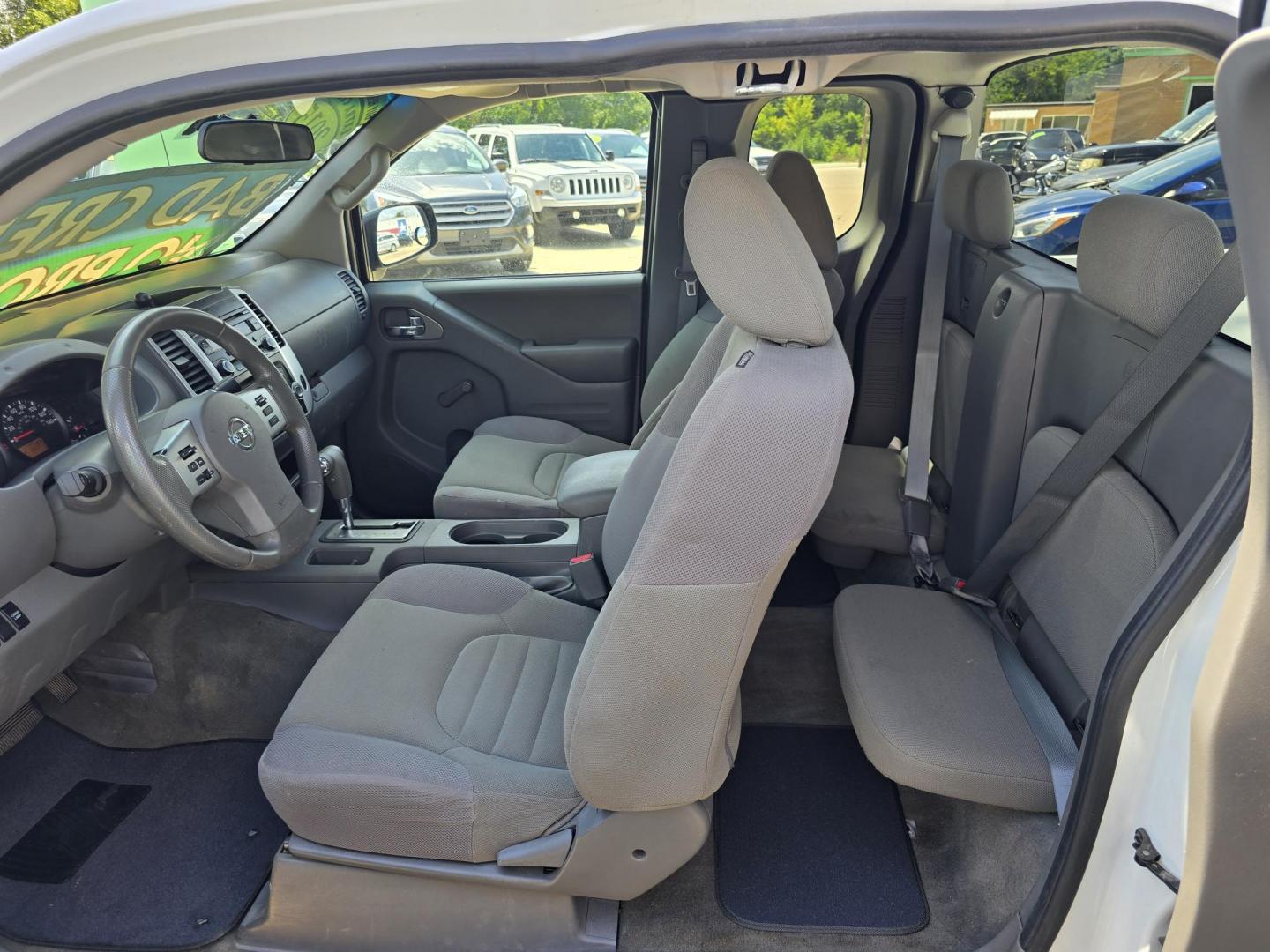 2016 WHITE Nissan Frontier S King Cab (1N6BD0CT3GN) with an 2.5L L4 DOHC 16V engine, AUTO transmission, located at 2660 S.Garland Avenue, Garland, TX, 75041, (469) 298-3118, 32.885551, -96.655602 - Photo#15
