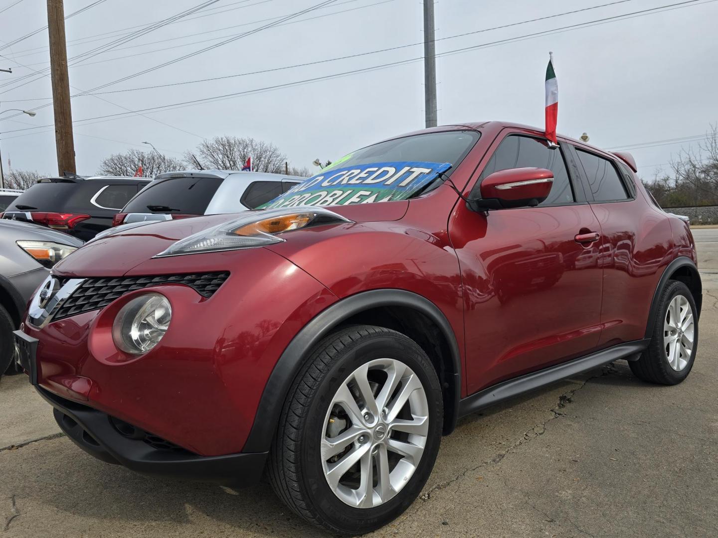 2016 RED Nissan Juke S (JN8AF5MR2GT) with an 1.6L L4 DOHC 16V TURBO engine, CVT transmission, located at 2660 S.Garland Avenue, Garland, TX, 75041, (469) 298-3118, 32.885551, -96.655602 - Photo#7