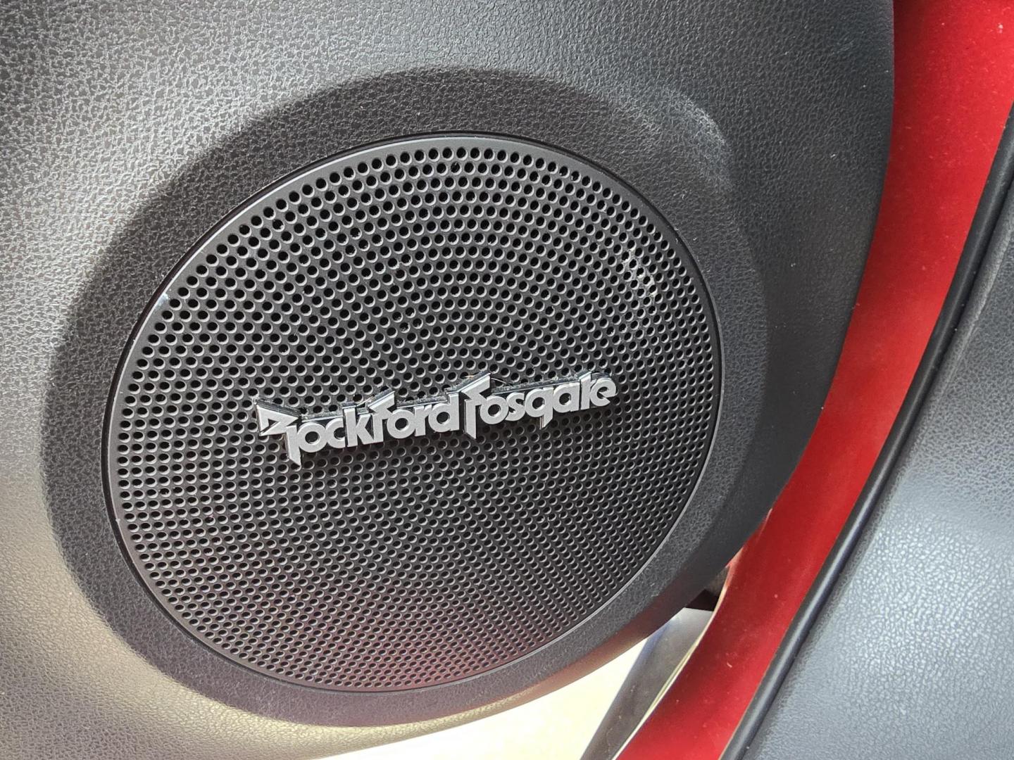 2016 RED Nissan Juke S (JN8AF5MR2GT) with an 1.6L L4 DOHC 16V TURBO engine, CVT transmission, located at 2660 S.Garland Avenue, Garland, TX, 75041, (469) 298-3118, 32.885551, -96.655602 - Photo#10