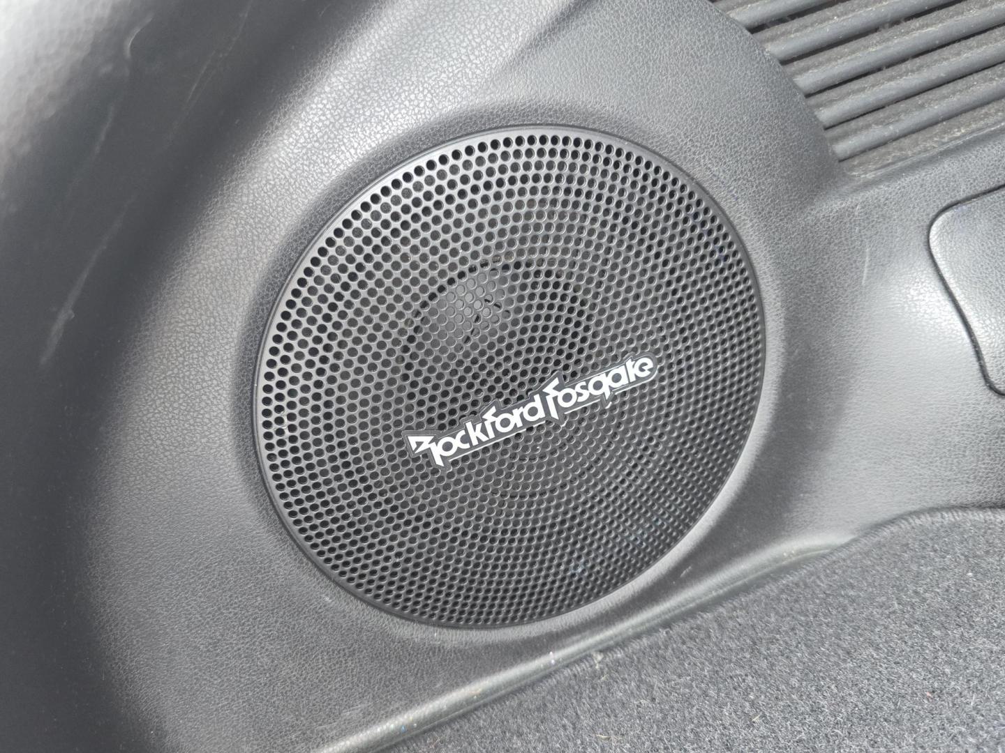 2016 RED Nissan Juke S (JN8AF5MR2GT) with an 1.6L L4 DOHC 16V TURBO engine, CVT transmission, located at 2660 S.Garland Avenue, Garland, TX, 75041, (469) 298-3118, 32.885551, -96.655602 - Photo#20