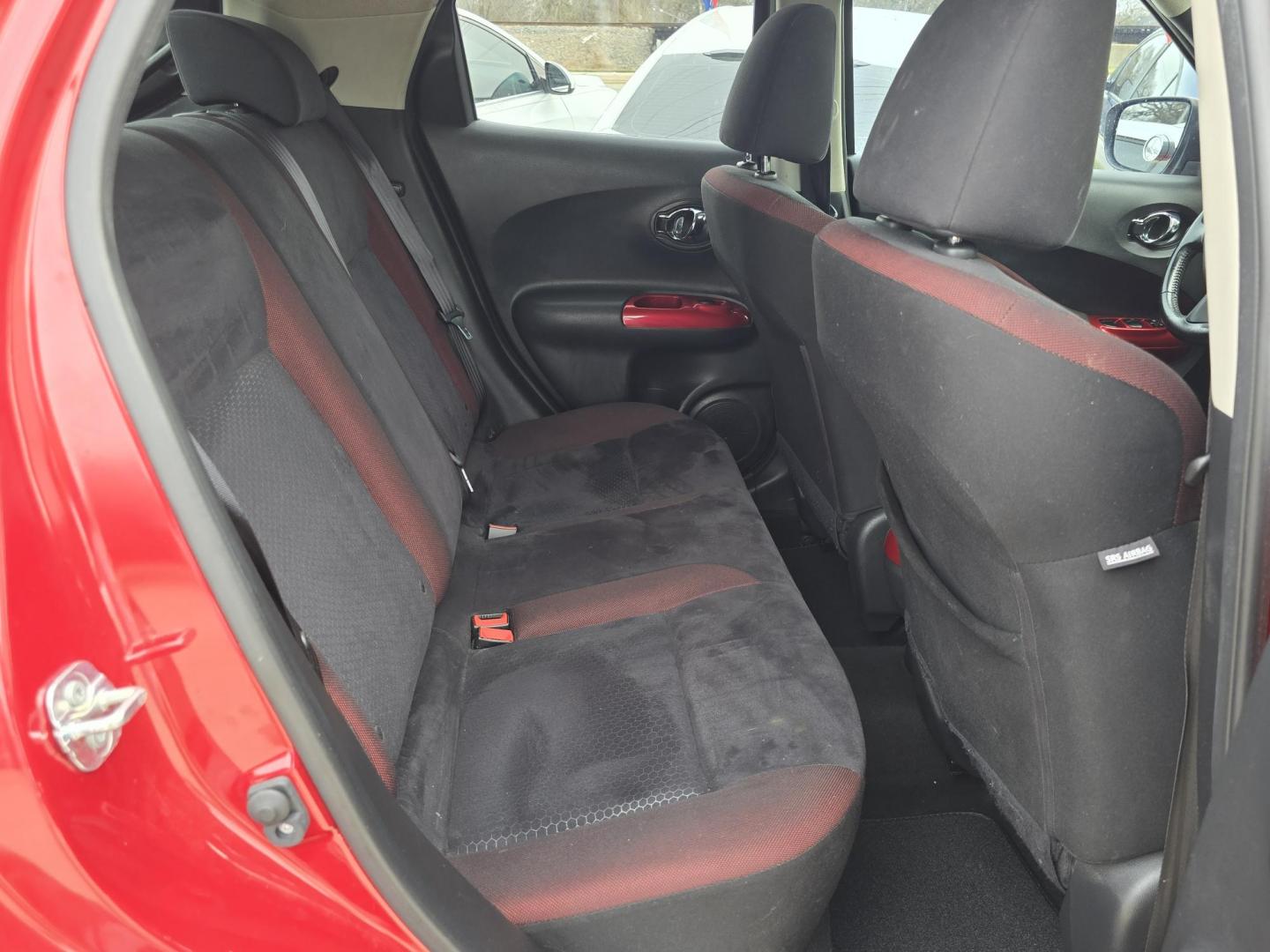 2016 RED Nissan Juke S (JN8AF5MR2GT) with an 1.6L L4 DOHC 16V TURBO engine, CVT transmission, located at 2660 S.Garland Avenue, Garland, TX, 75041, (469) 298-3118, 32.885551, -96.655602 - Photo#21